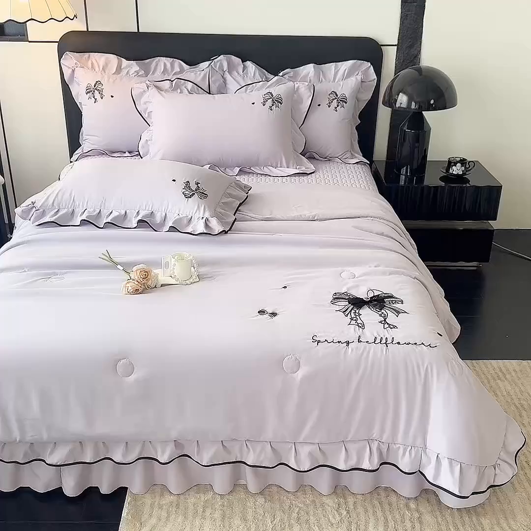 91家纺网 家纺一手货源 找家纺 绒棉世家 2026春夏新款多功能夏被床盖四件套刺绣 赫本-紫