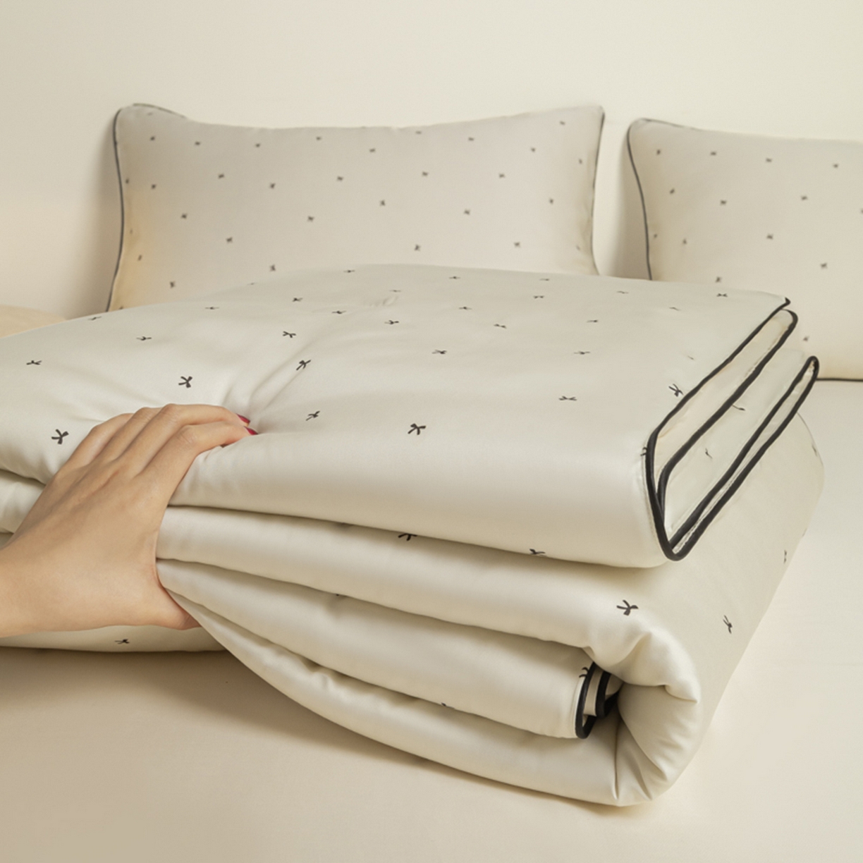 91家纺网 家纺一手货源 找家纺 （总）悦织湾家纺 2026新款天丝夏被四件套滚边款冰丝空调被夏凉被夏凉冰爽床上用品三4件套