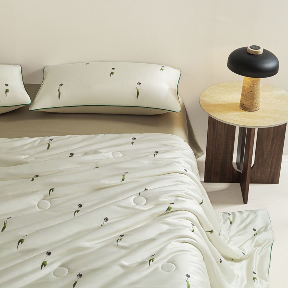 91家纺网 家纺一手货源 找家纺 悦织湾家纺 2026新款天丝夏被四件套滚边款冰丝空调被夏凉被夏凉冰爽床上用品三4件套 奶杏郁金香