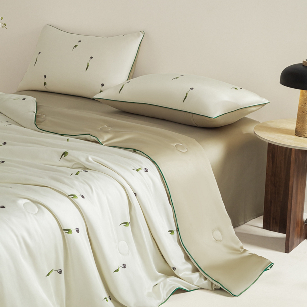 91家纺网 家纺一手货源 找家纺 悦织湾家纺 2026新款天丝夏被四件套滚边款冰丝空调被夏凉被夏凉冰爽床上用品三4件套 奶杏郁金香