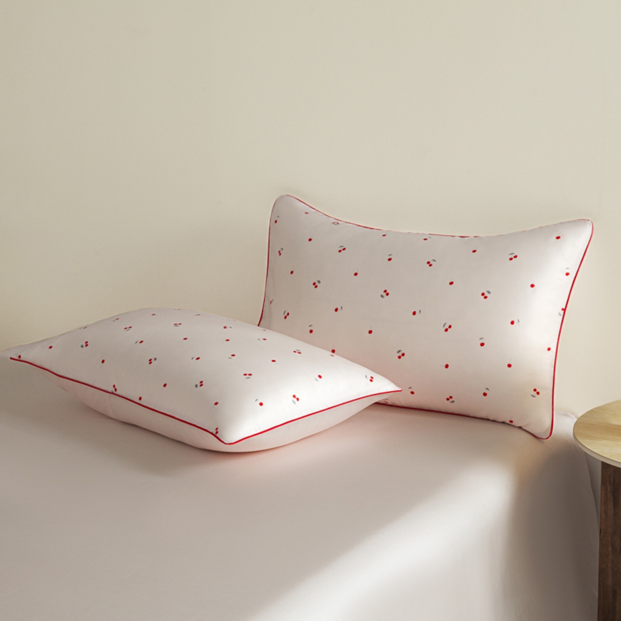 91家纺网 家纺一手货源 找家纺 悦织湾家纺 2026新款天丝夏被四件套滚边款冰丝空调被夏凉被夏凉冰爽床上用品三4件套 甜粉小樱桃