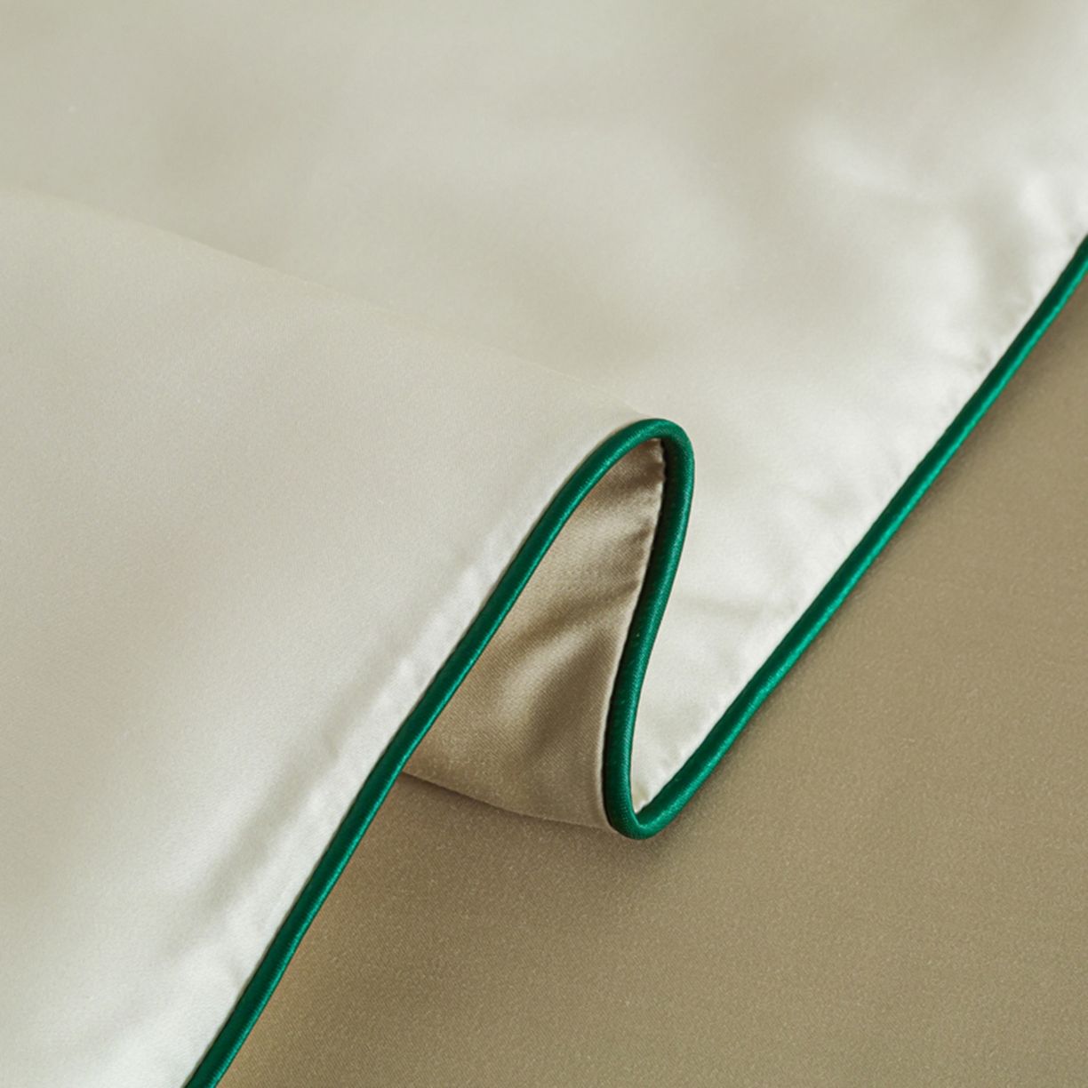 91家纺网 家纺一手货源 找家纺 悦织湾家纺 2026新款天丝夏被四件套滚边款冰丝空调被夏凉被夏凉冰爽床上用品三4件套 奶杏郁金香