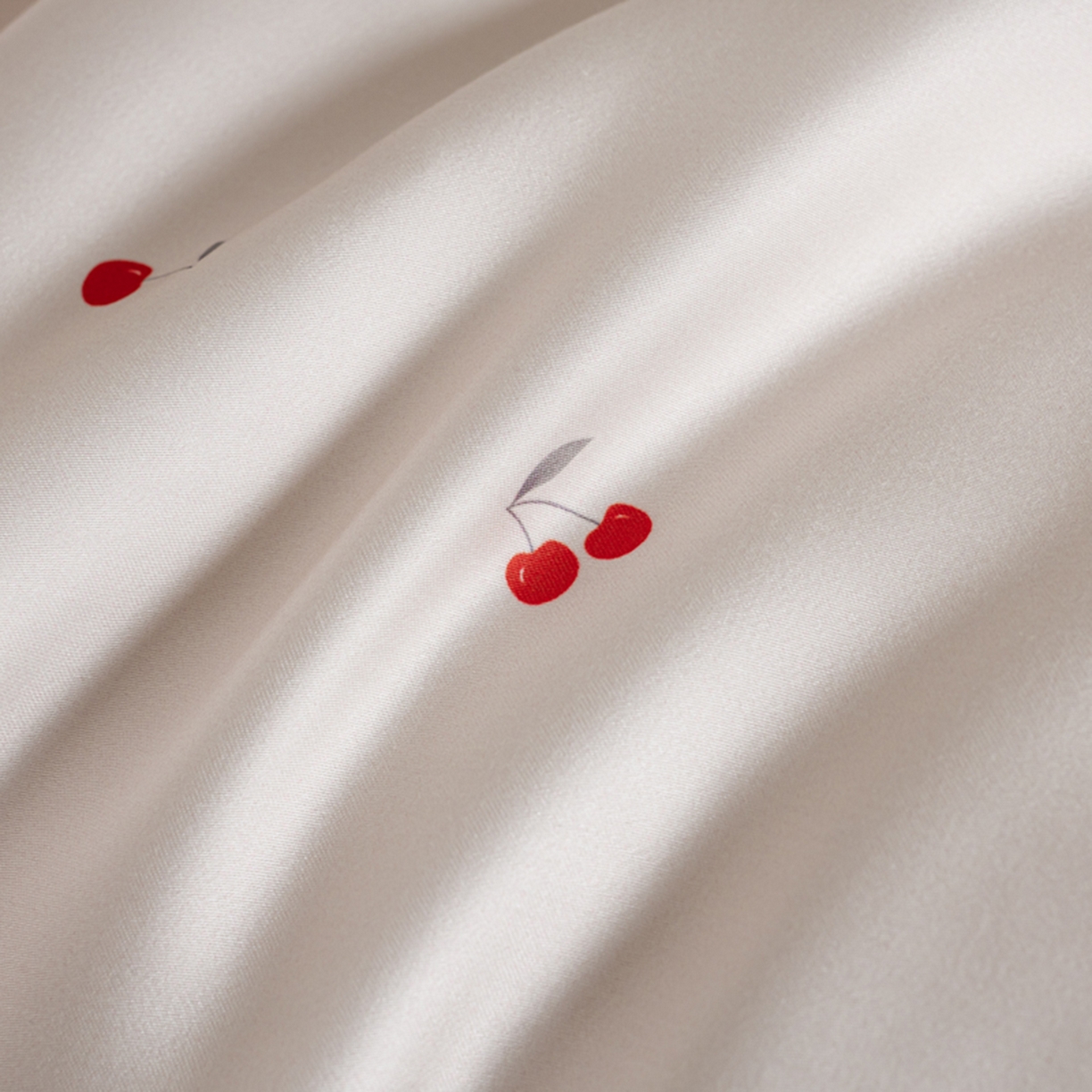 91家纺网 家纺一手货源 找家纺 悦织湾家纺 2026新款天丝夏被四件套滚边款冰丝空调被夏凉被夏凉冰爽床上用品三4件套 甜粉小樱桃