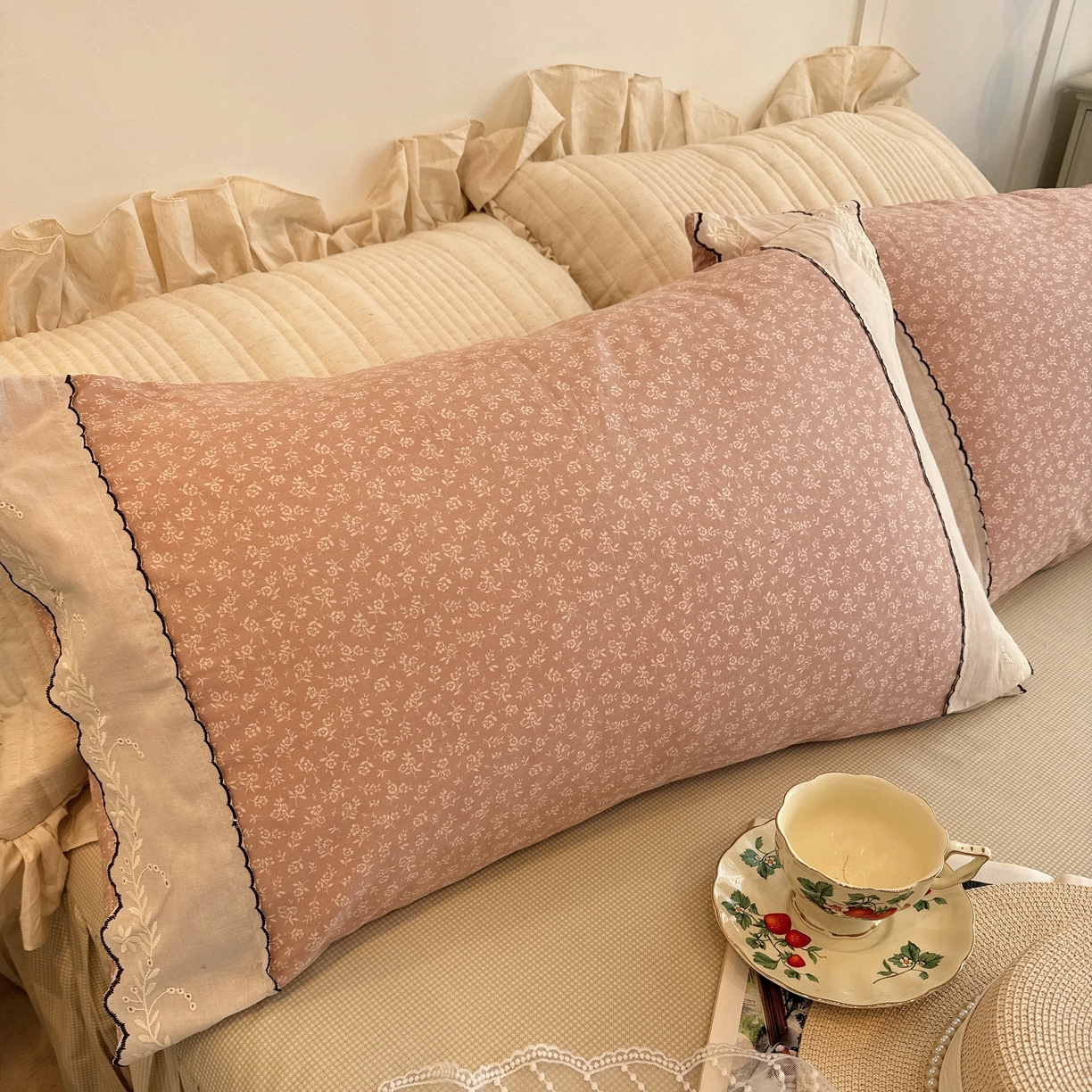 91家纺网 家纺一手货源 找家纺 菊上家纺 2026新款全棉复古小碎花花边款系列 初禾