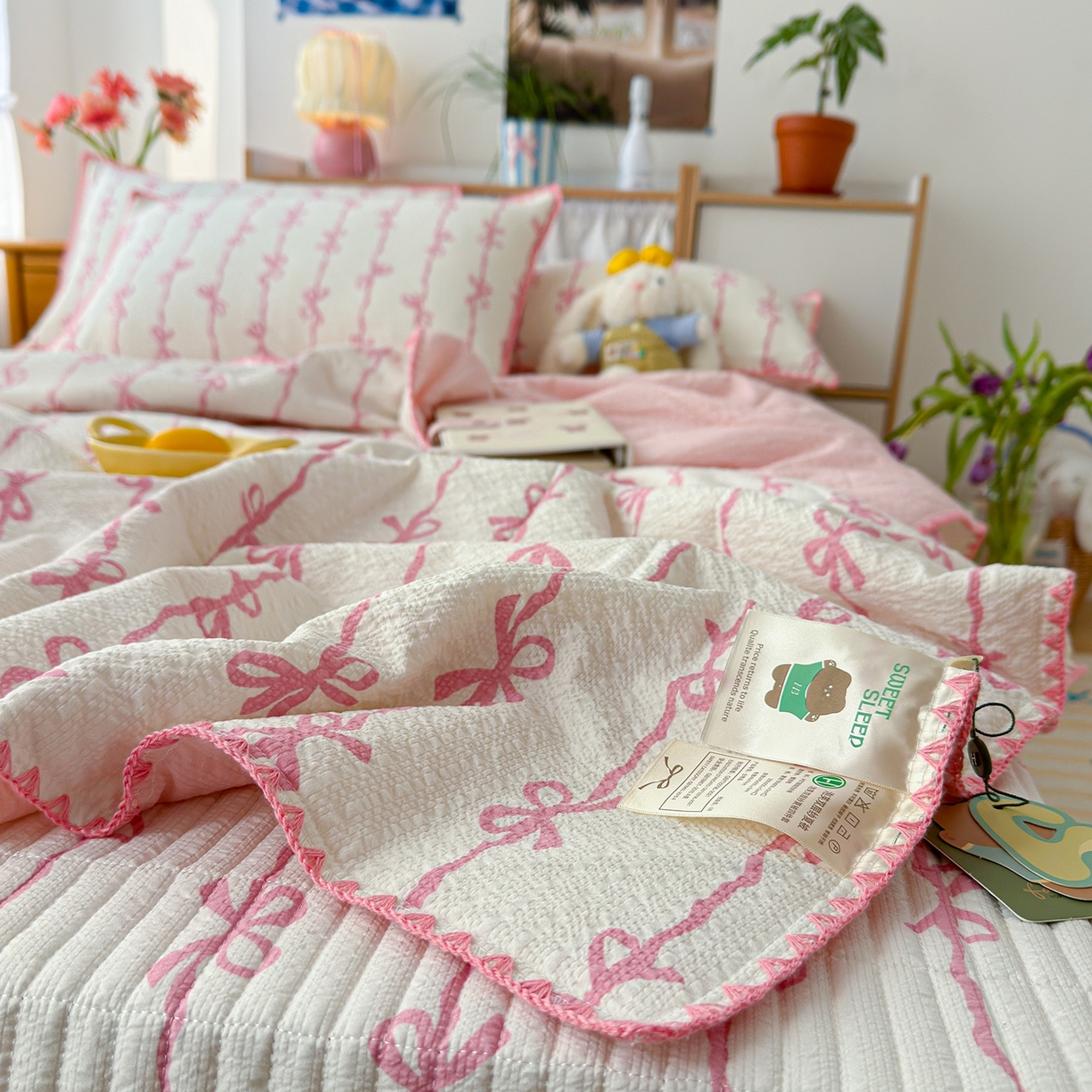 91家纺网 家纺一手货源 找家纺 （总）赫梵茜 2026新款泡芙双层沙贝壳绣床盖夏被四件套可配多功能夏被夏凉被空调被四件套