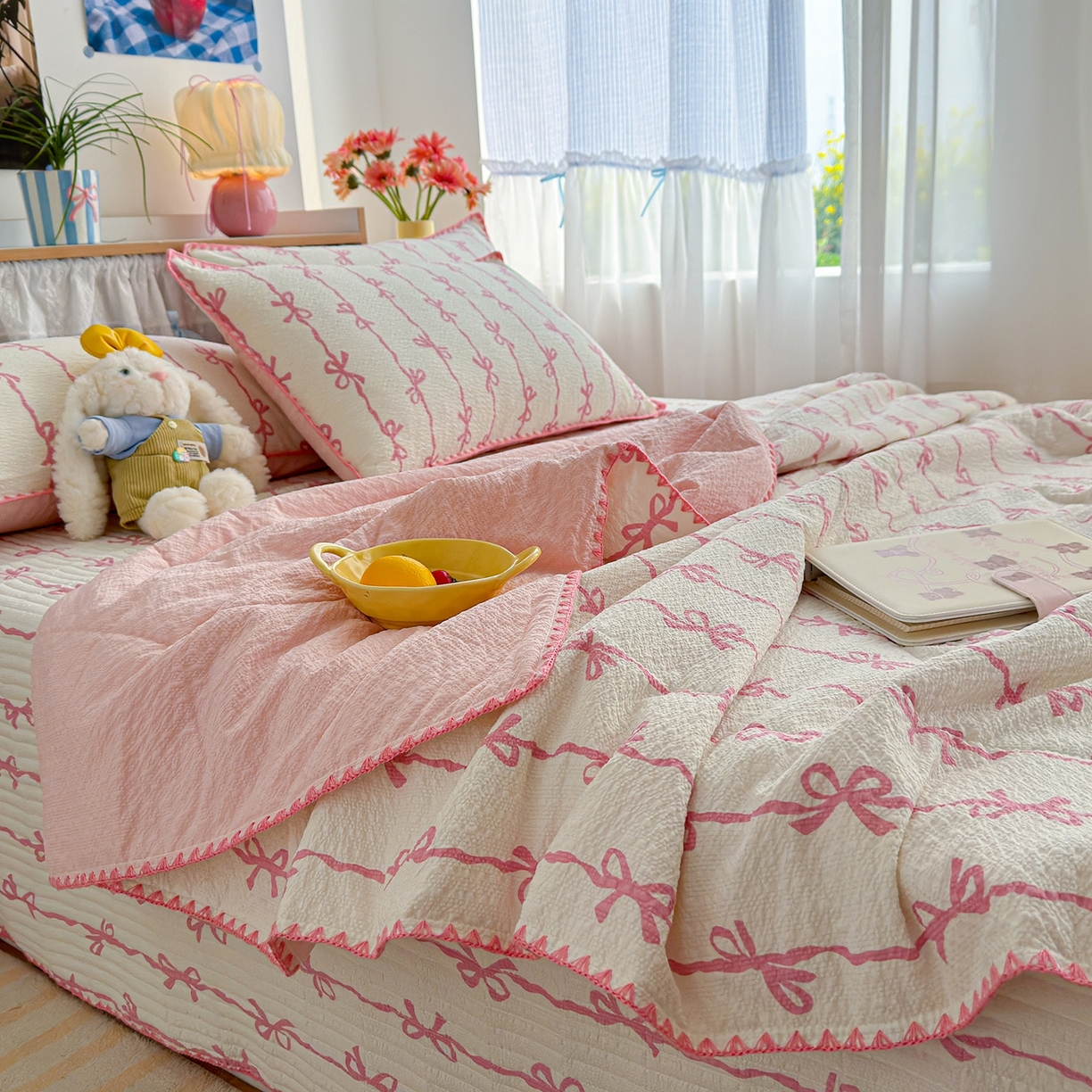 91家纺网 家纺一手货源 找家纺 （总）赫梵茜 2026新款泡芙双层沙贝壳绣床盖夏被四件套可配多功能夏被夏凉被空调被四件套