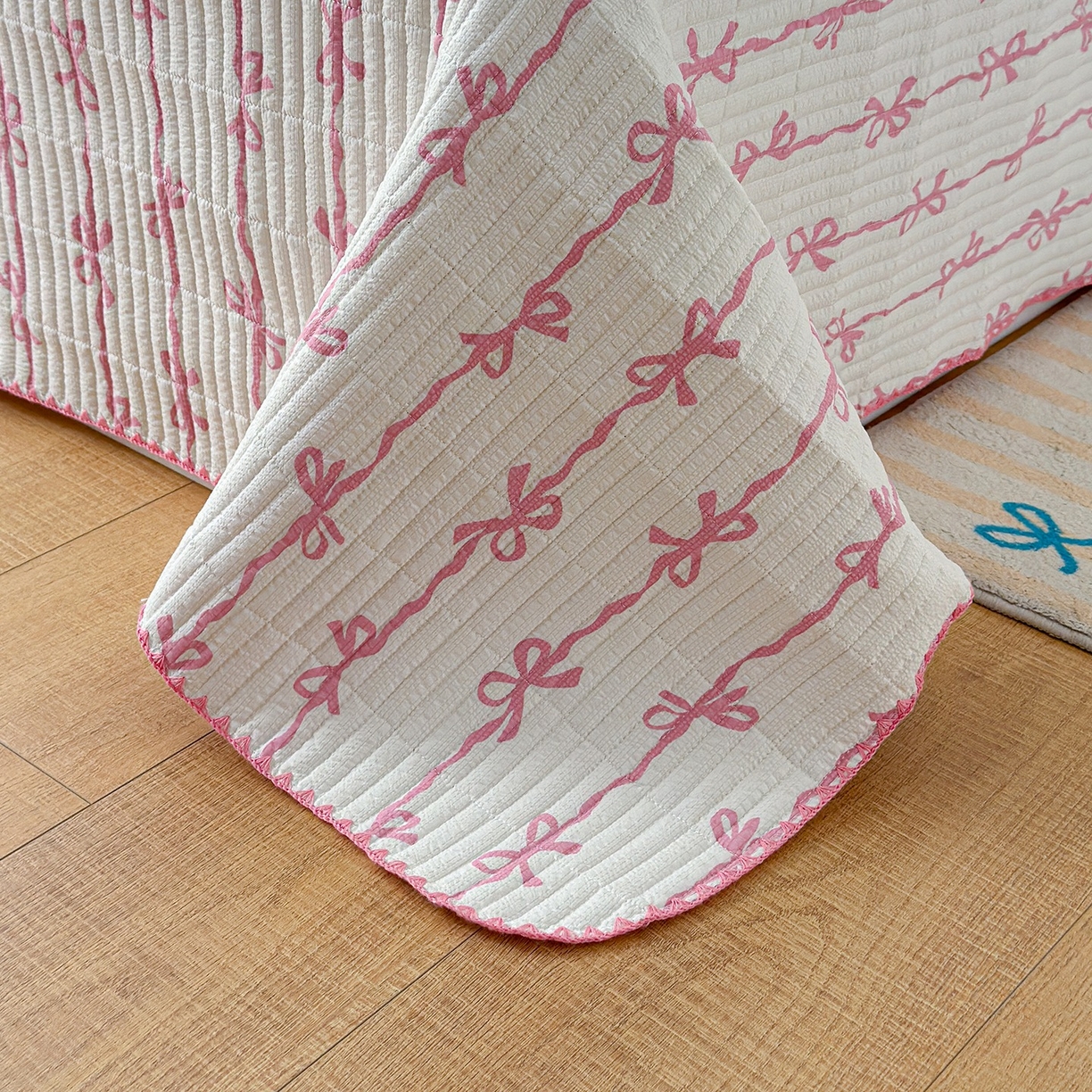 91家纺网 家纺一手货源 找家纺 （总）赫梵茜 2026新款泡芙双层沙贝壳绣床盖夏被四件套可配多功能夏被夏凉被空调被四件套