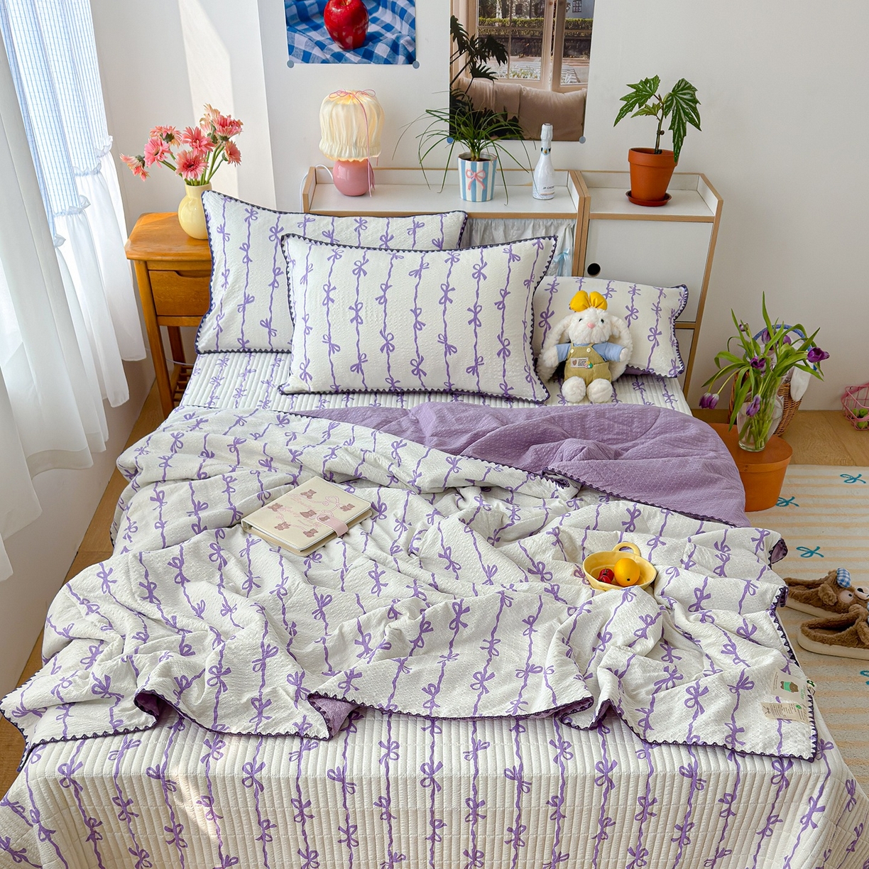 91家纺网 家纺一手货源 找家纺 赫梵茜 2026新款泡芙双层沙贝壳绣床盖夏被四件套可配多功能夏被夏凉被空调被四件套 紫蝴蝶结