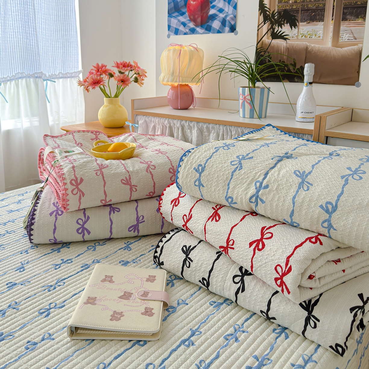 赫梵茜 2026新款泡芙双层沙贝壳绣床盖夏被四件套可配多功能夏被夏凉被空调被四件套 组合图（仅供展示不可下单）