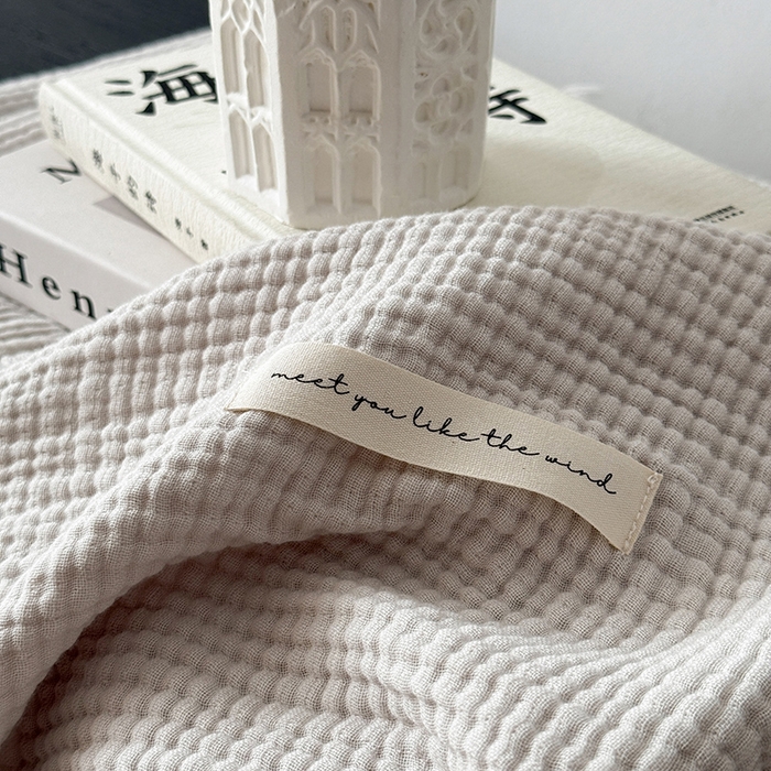 91家纺网 家纺一手货源 找家纺 Mr.pig猪先生水洗棉 2026新款全棉四层纱毯子（展示价格为控价，实际价格请联系客服） 银灰色