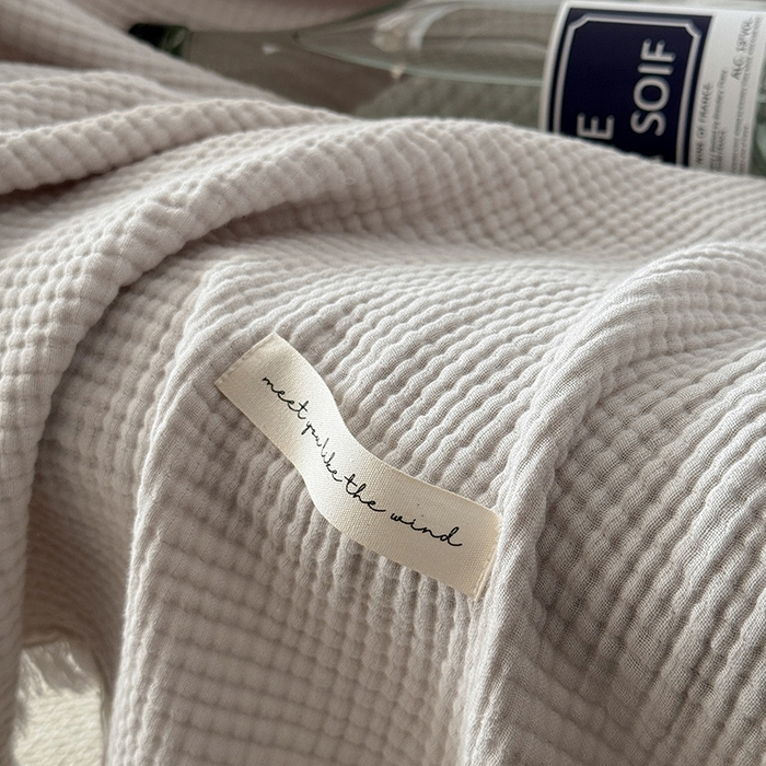 91家纺网 家纺一手货源 找家纺 Mr.pig猪先生水洗棉 2026新款全棉四层纱毯子（展示价格为控价，实际价格请联系客服） 银灰色