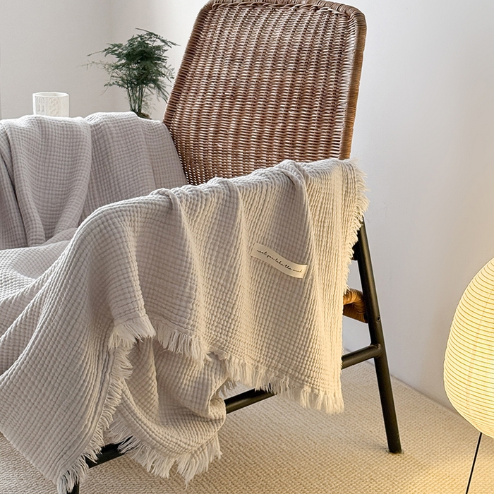 91家纺网 家纺一手货源 找家纺 Mr.pig猪先生水洗棉 2026新款全棉四层纱毯子（展示价格为控价，实际价格请联系客服） 银灰色