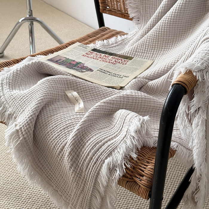 91家纺网 家纺一手货源 找家纺 Mr.pig猪先生水洗棉 2026新款全棉四层纱毯子（展示价格为控价，实际价格请联系客服） 银灰色