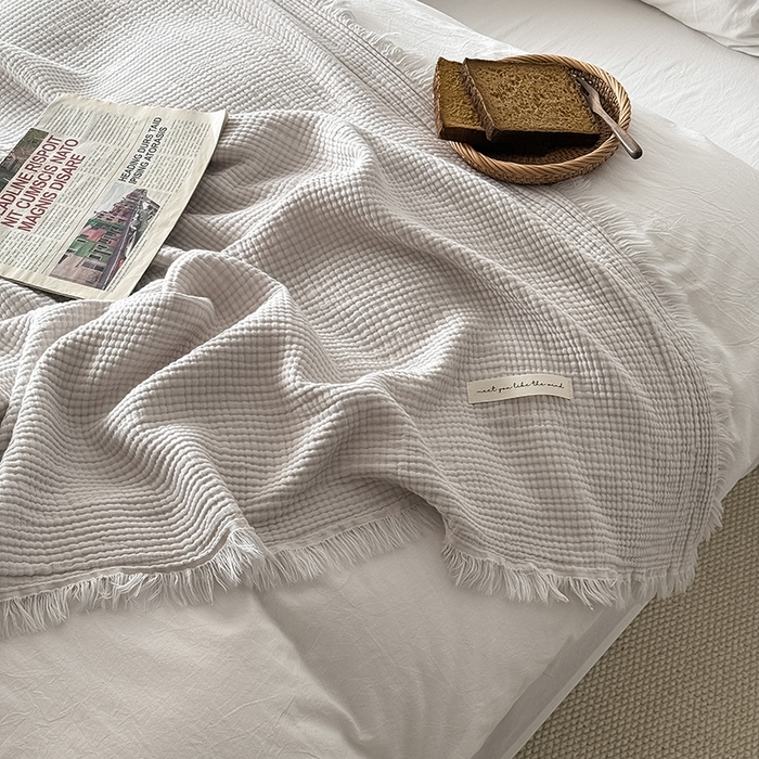 91家纺网 家纺一手货源 找家纺 Mr.pig猪先生水洗棉 2026新款全棉四层纱毯子（展示价格为控价，实际价格请联系客服） 银灰色