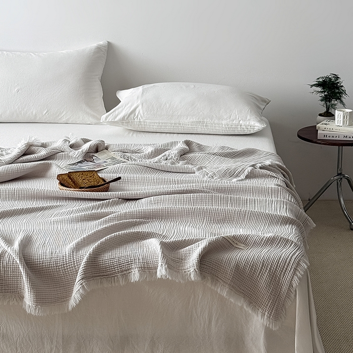 91家纺网 家纺一手货源 找家纺 Mr.pig猪先生水洗棉 2026新款全棉四层纱毯子（展示价格为控价，实际价格请联系客服） 银灰色