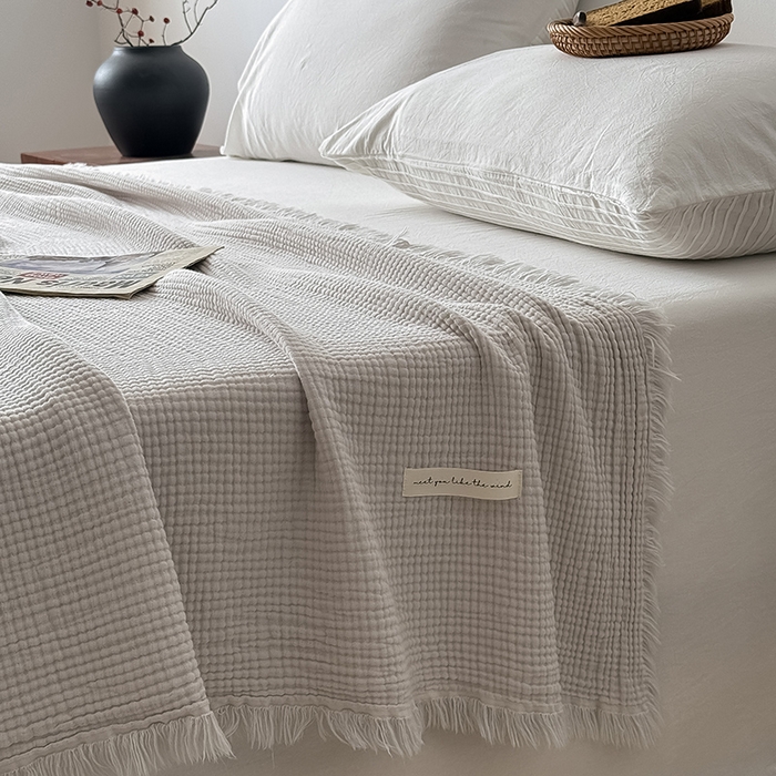 91家纺网 家纺一手货源 找家纺 Mr.pig猪先生水洗棉 2026新款全棉四层纱毯子（展示价格为控价，实际价格请联系客服） 银灰色