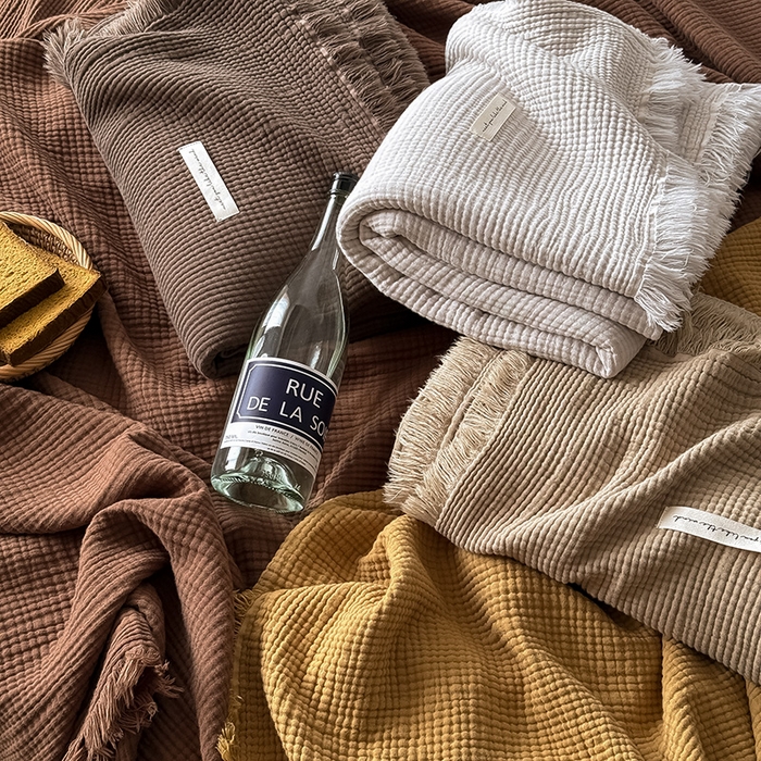 91家纺网 家纺一手货源 找家纺 Mr.pig猪先生水洗棉 2026新款全棉四层纱毯子（展示价格为控价，实际价格请联系客服） 叠拍