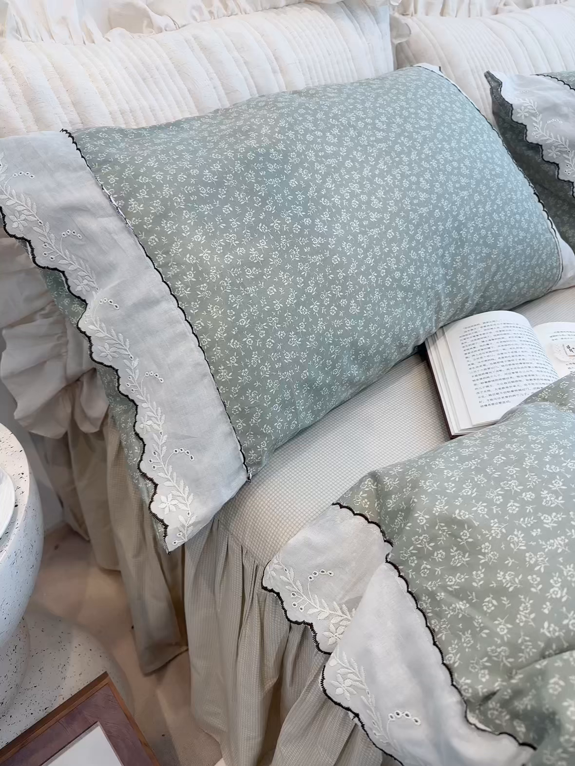 91家纺网 家纺一手货源 找家纺 菊上家纺 2026新款全棉复古小碎花花边款系列 春绿