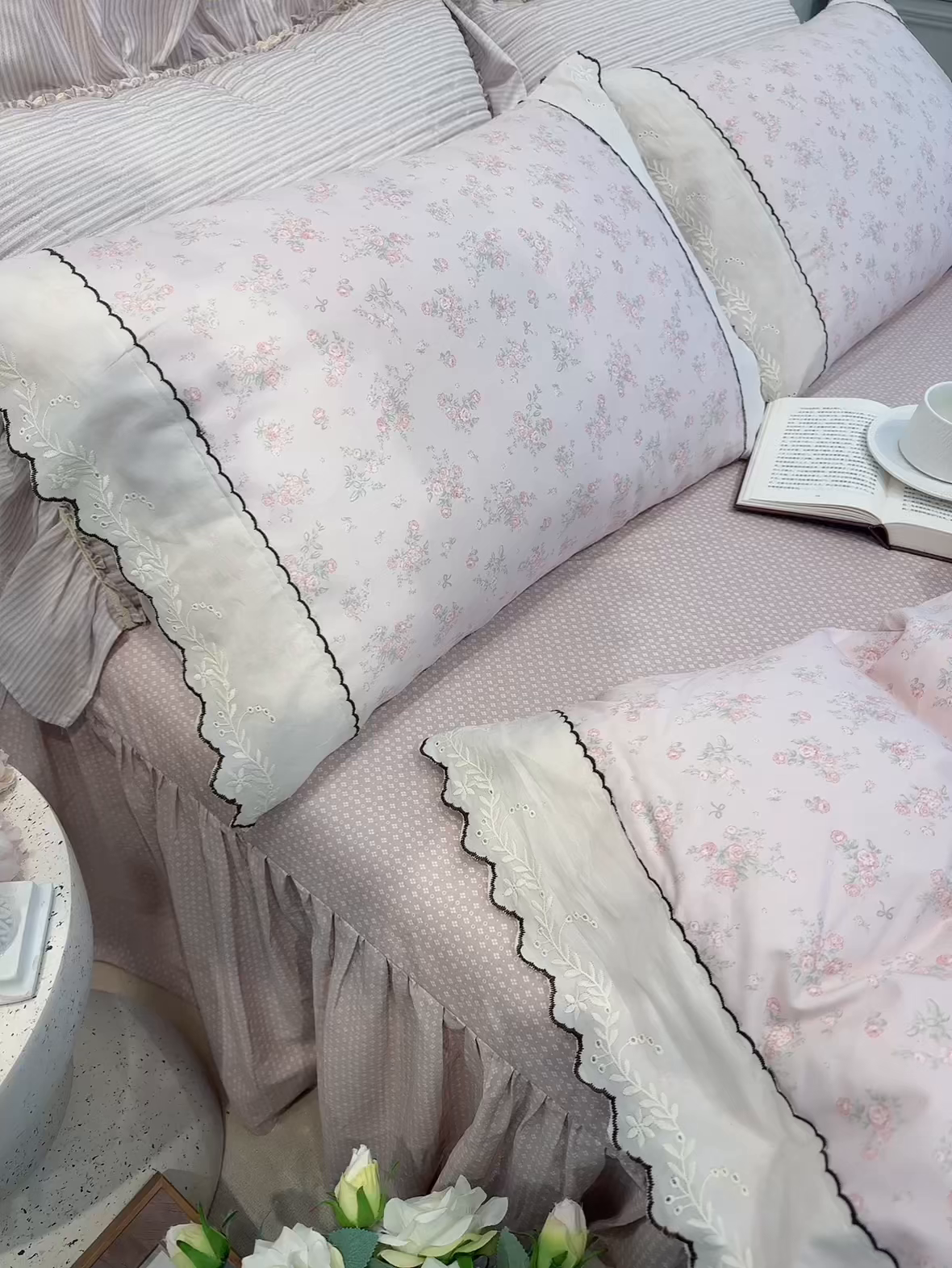 91家纺网 家纺一手货源 找家纺 菊上家纺 2026新款全棉复古小碎花花边款系列 粉蔻