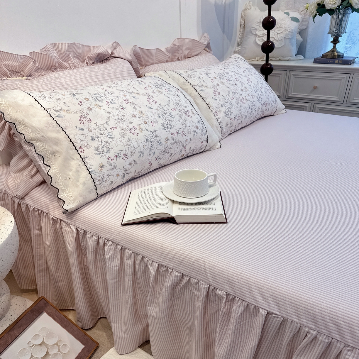 91家纺网 家纺一手货源 找家纺 菊上家纺 2026新款全棉复古小碎花花边款系列 苡茉