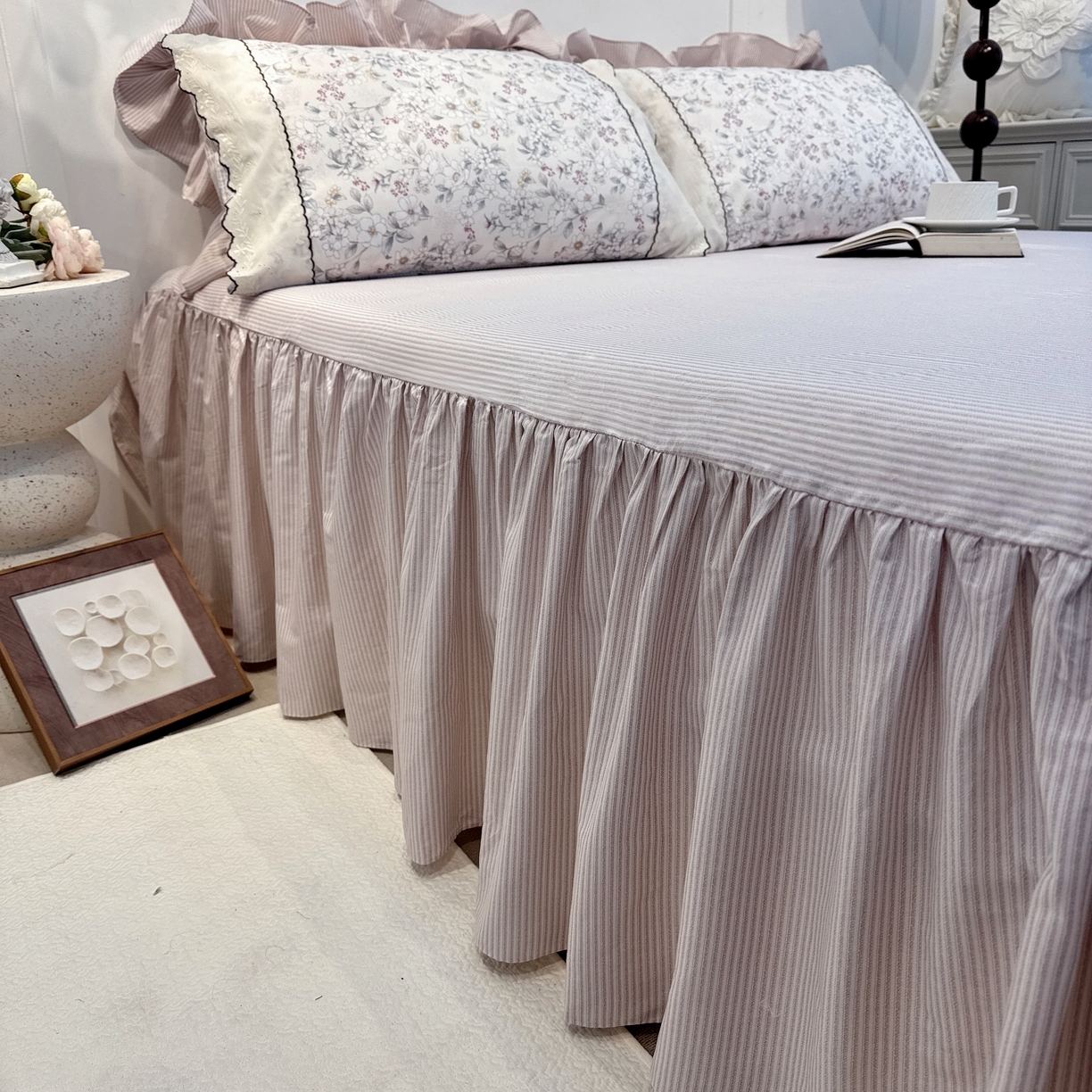 91家纺网 家纺一手货源 找家纺 菊上家纺 2026新款全棉复古小碎花花边款系列 苡茉