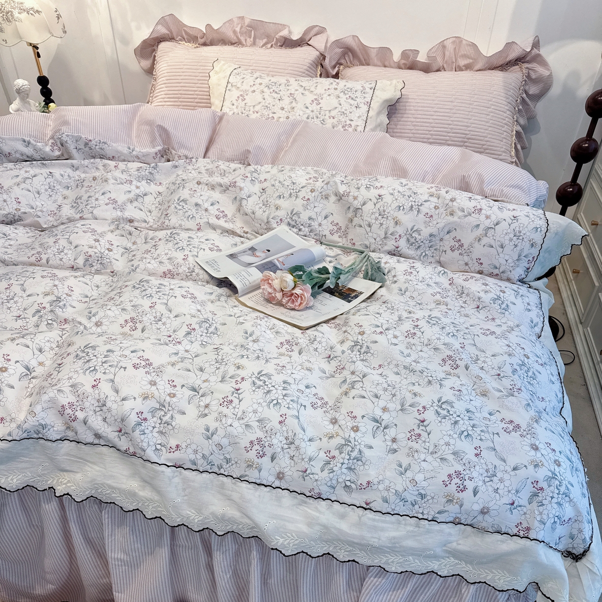 91家纺网 家纺一手货源 找家纺 菊上家纺 2026新款全棉复古小碎花花边款系列 苡茉