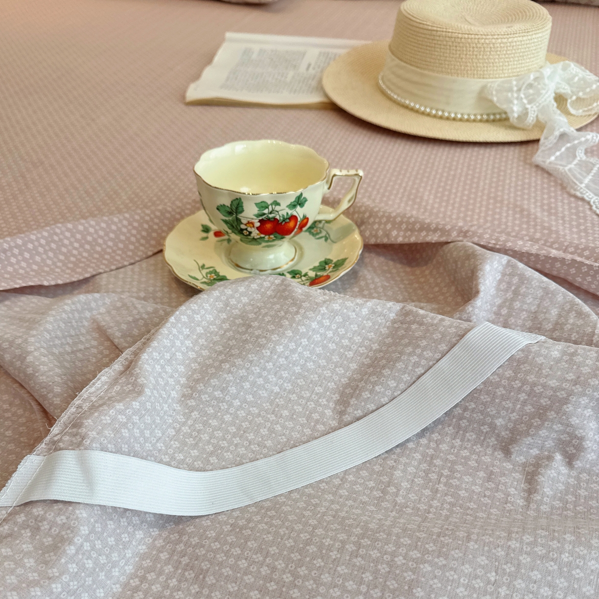 91家纺网 家纺一手货源 找家纺 菊上家纺 2026新款全棉复古小碎花花边款系列 芸素