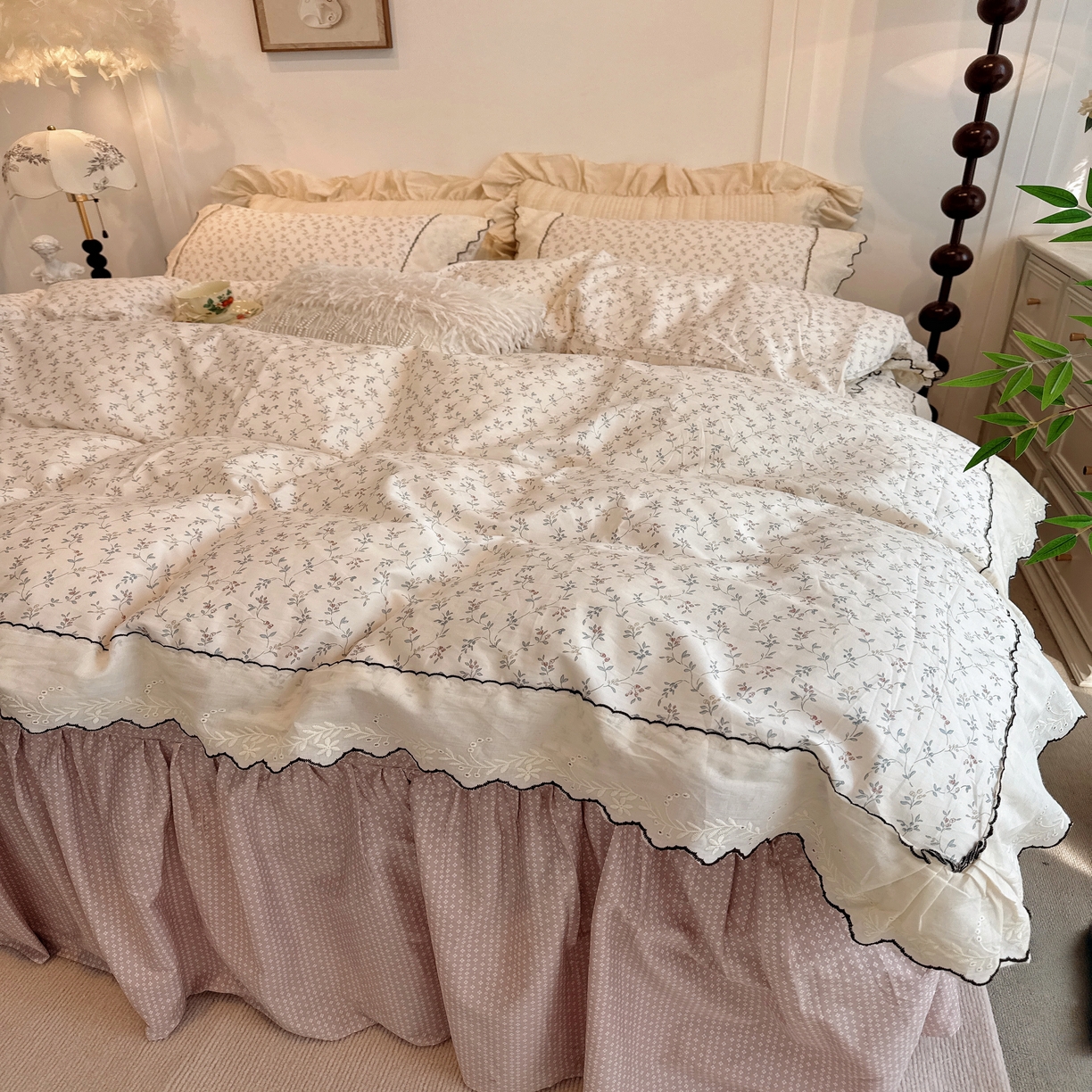 91家纺网 家纺一手货源 找家纺 菊上家纺 2026新款全棉复古小碎花花边款系列 芸素