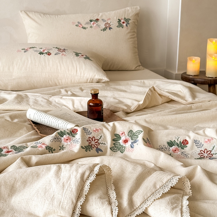 91家纺网 家纺一手货源 找家纺 （总）Mr.pig猪先生水洗棉 2026新款棉麻绣花花边夏被-简兮（展示价格为控价，实际价格请联系客服）