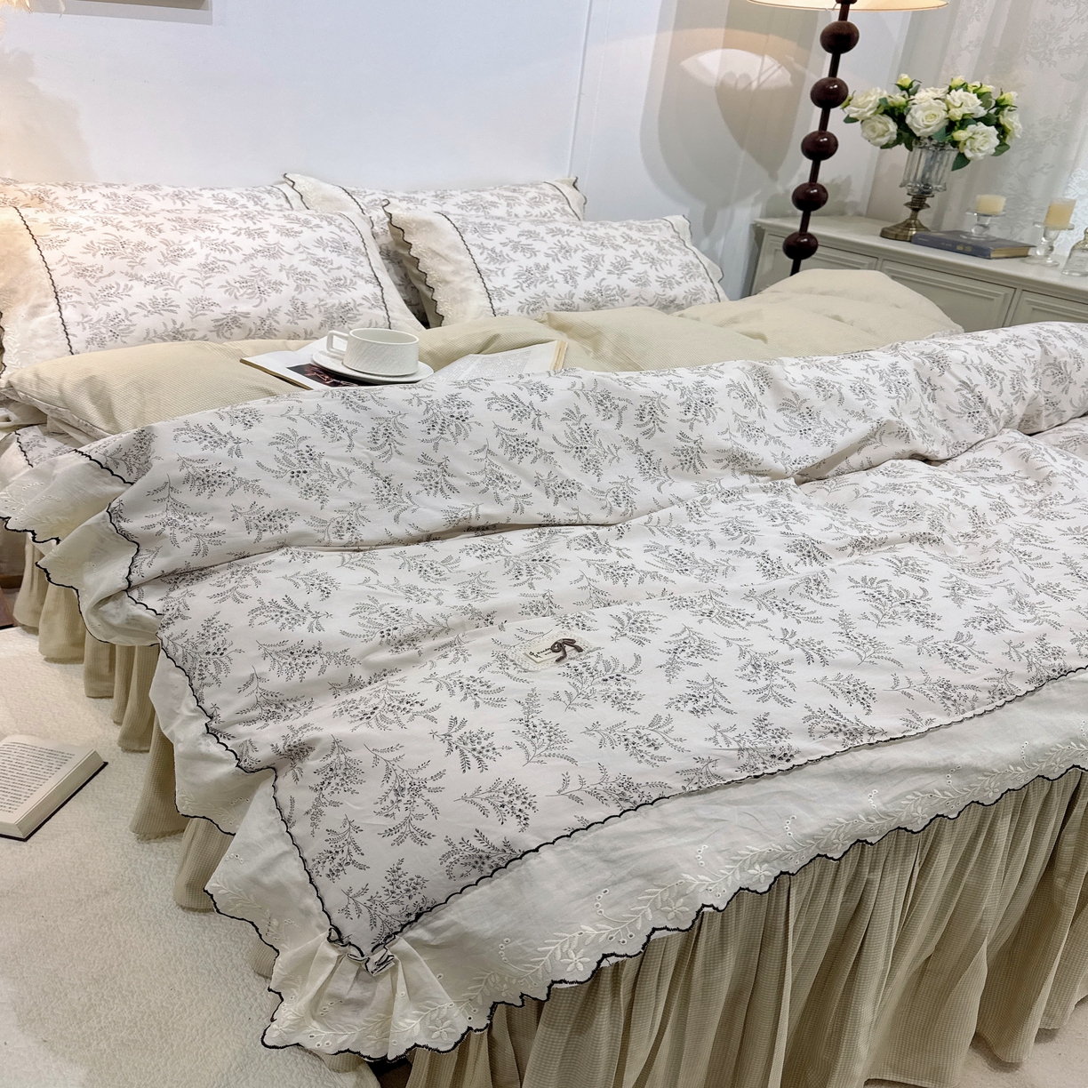 91家纺网 家纺一手货源 找家纺 菊上家纺 2026新款全棉复古小碎花花边款系列 枝几