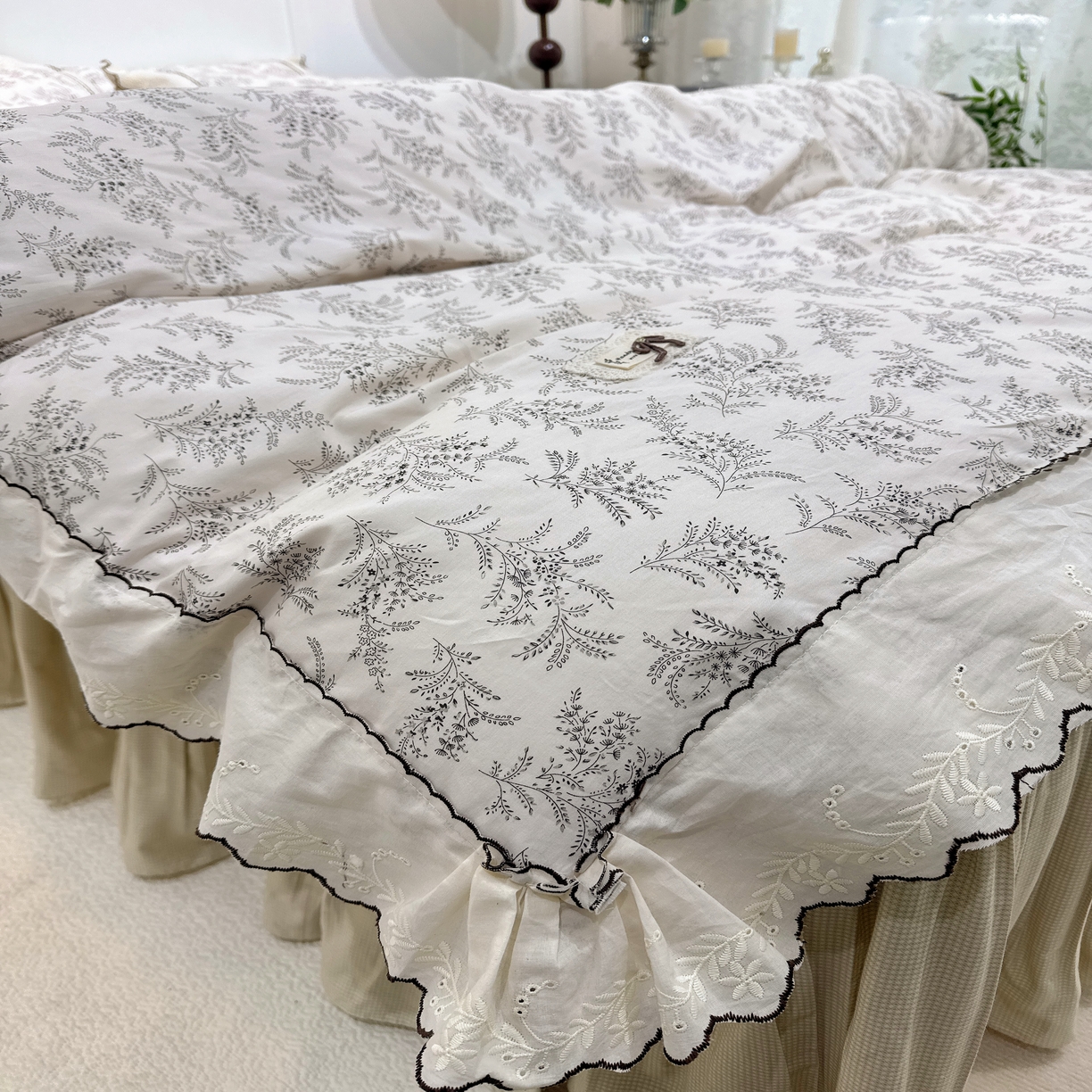 91家纺网 家纺一手货源 找家纺 菊上家纺 2026新款全棉复古小碎花花边款系列 枝几