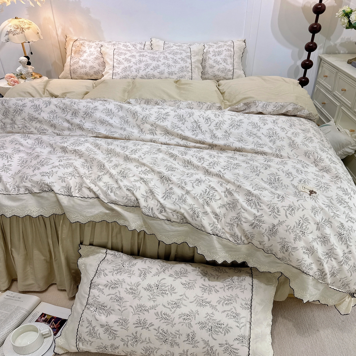 91家纺网 家纺一手货源 找家纺 菊上家纺 2026新款全棉复古小碎花花边款系列 枝几