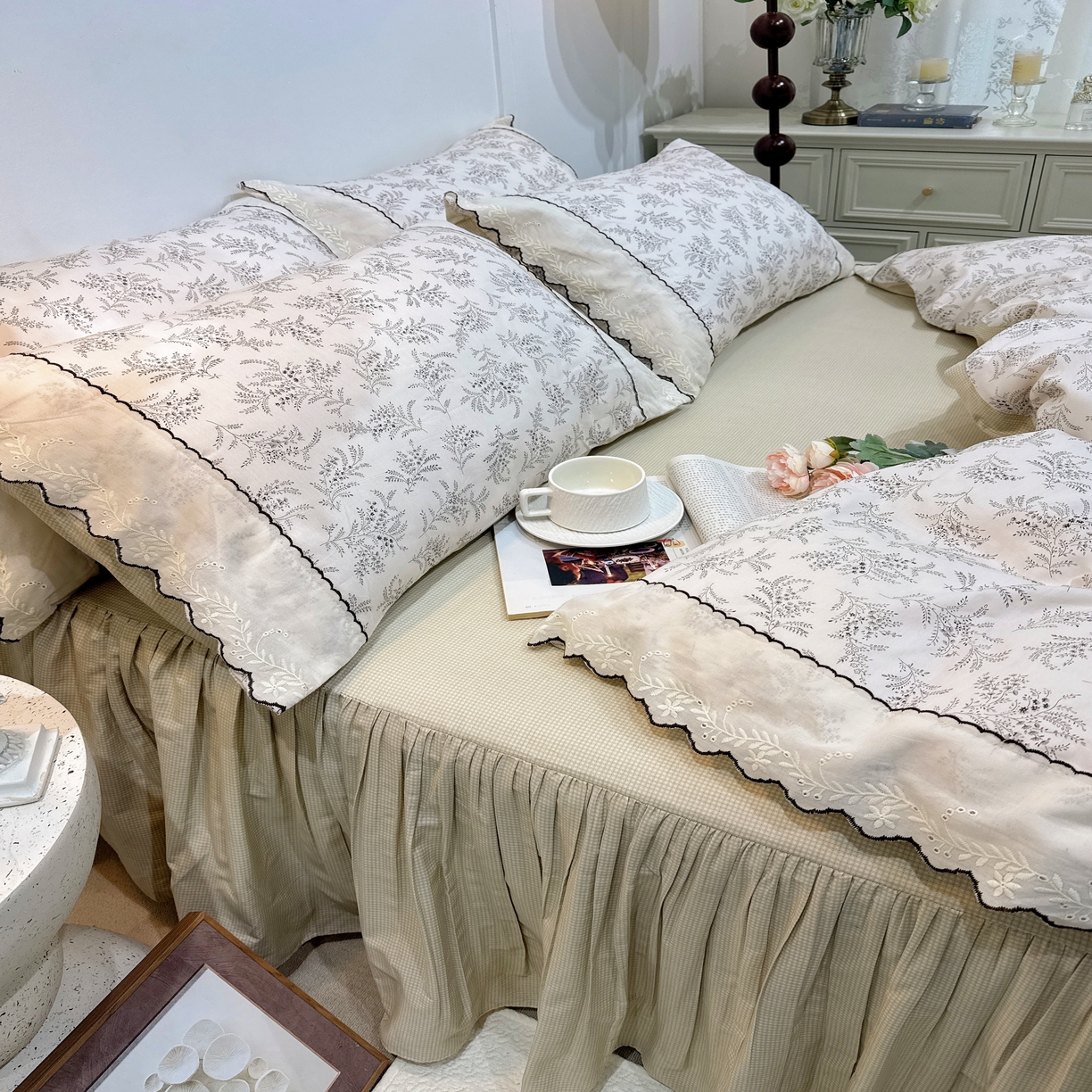 91家纺网 家纺一手货源 找家纺 菊上家纺 2026新款全棉复古小碎花花边款系列 枝几