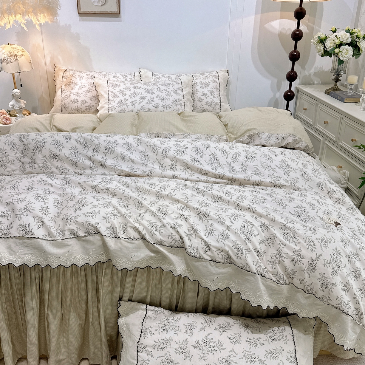 91家纺网 家纺一手货源 找家纺 菊上家纺 2026新款全棉复古小碎花花边款系列 枝几