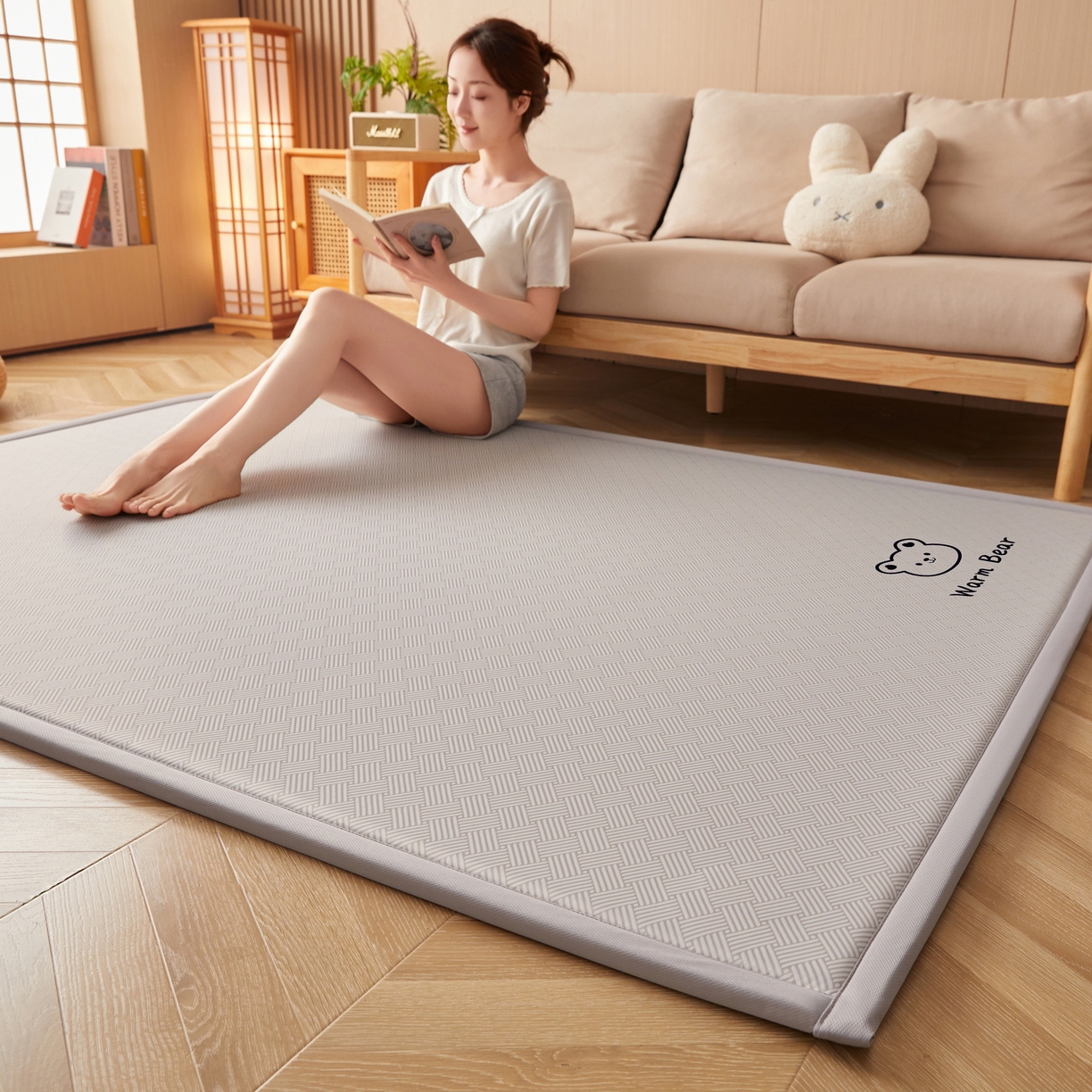 91家纺网 家纺一手货源 找家纺 畅畅家纺 2026新款纯色凉感冰丝地垫多规格时尚凉席可爱熊地垫床垫（厚度1.5cm） 可爱熊灰色