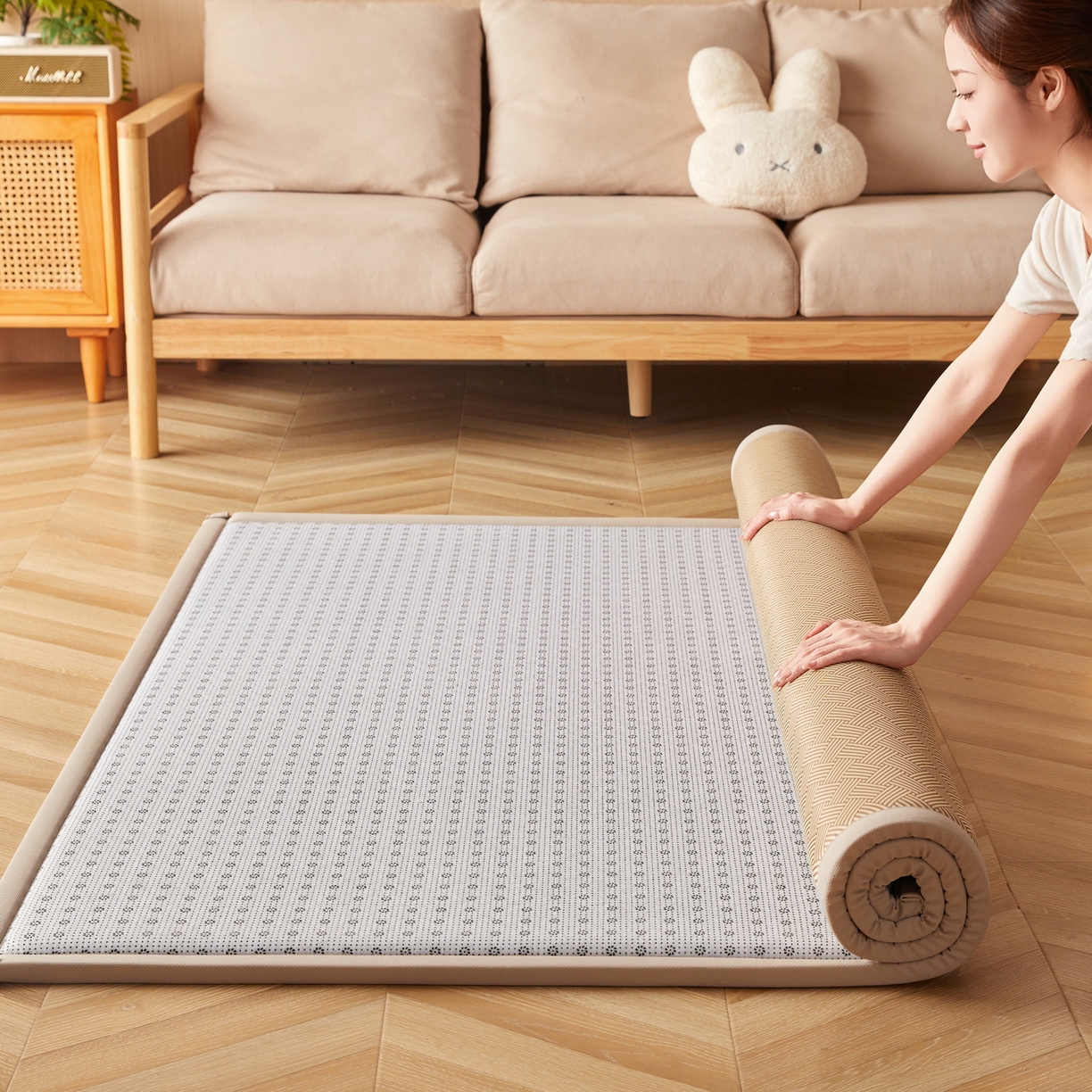 91家纺网 家纺一手货源 找家纺 畅畅家纺 2026新款纯色凉感冰丝地垫多规格时尚凉席可爱熊地垫床垫（厚度1.5cm） 可爱熊咖色