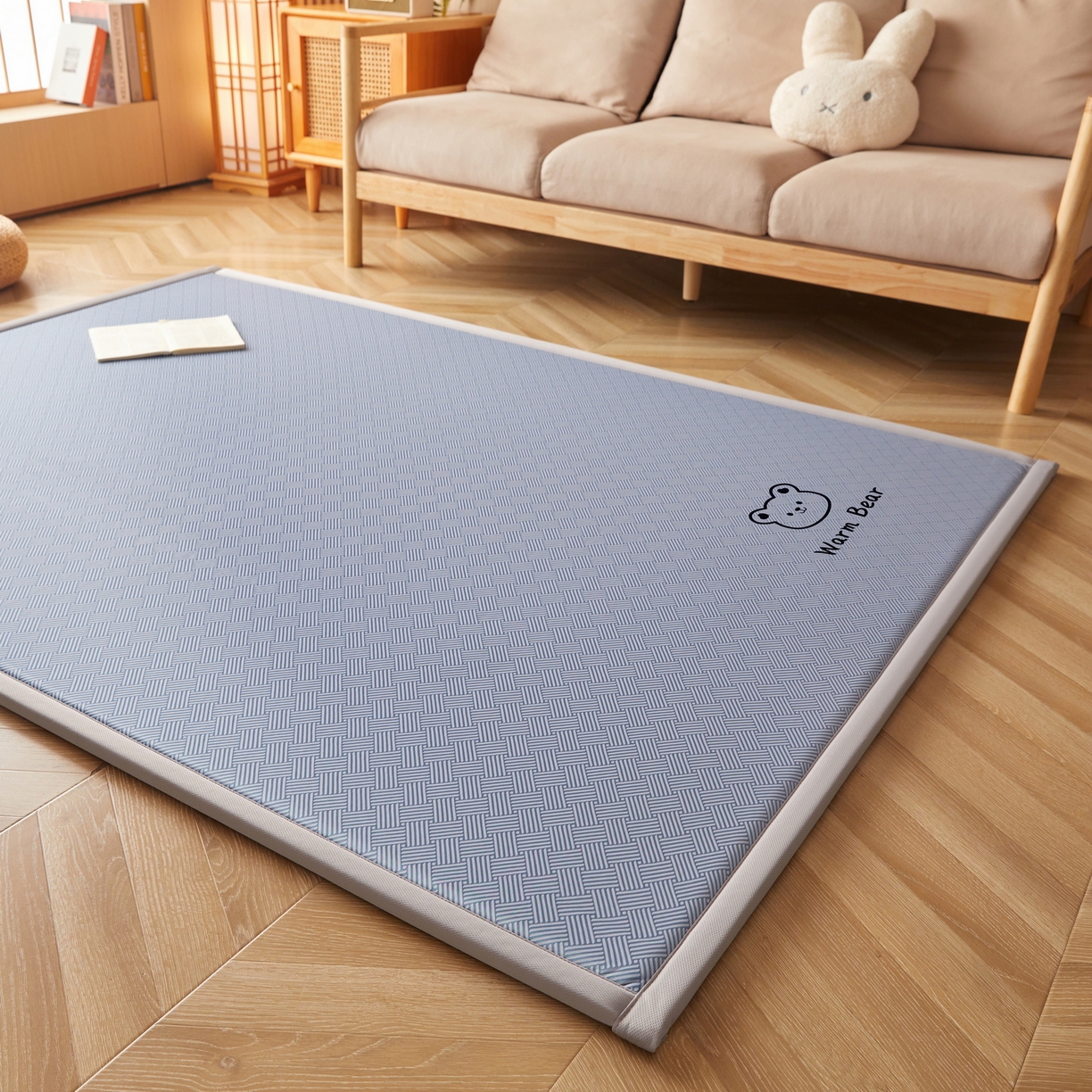 91家纺网 家纺一手货源 找家纺 畅畅家纺 2026新款纯色凉感冰丝地垫多规格时尚凉席可爱熊地垫床垫（厚度1.5cm） 可爱熊蓝色