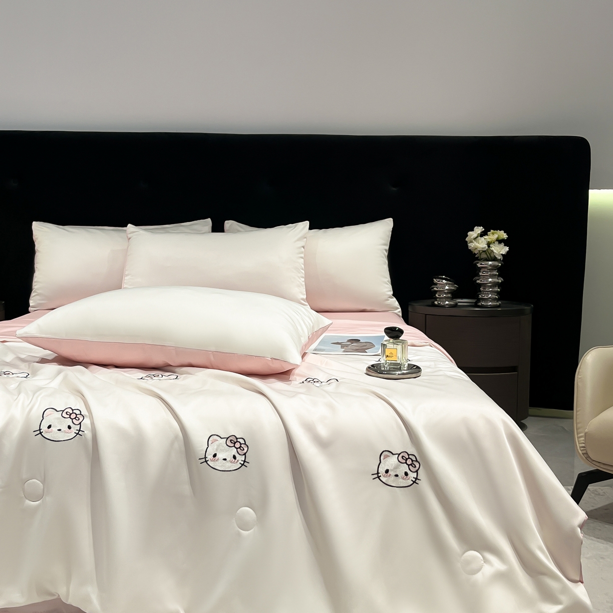 91家纺网 家纺一手货源 找家纺 （总）红嘴企鹅 2026新款水洗冰丝刺绣夏被四件套