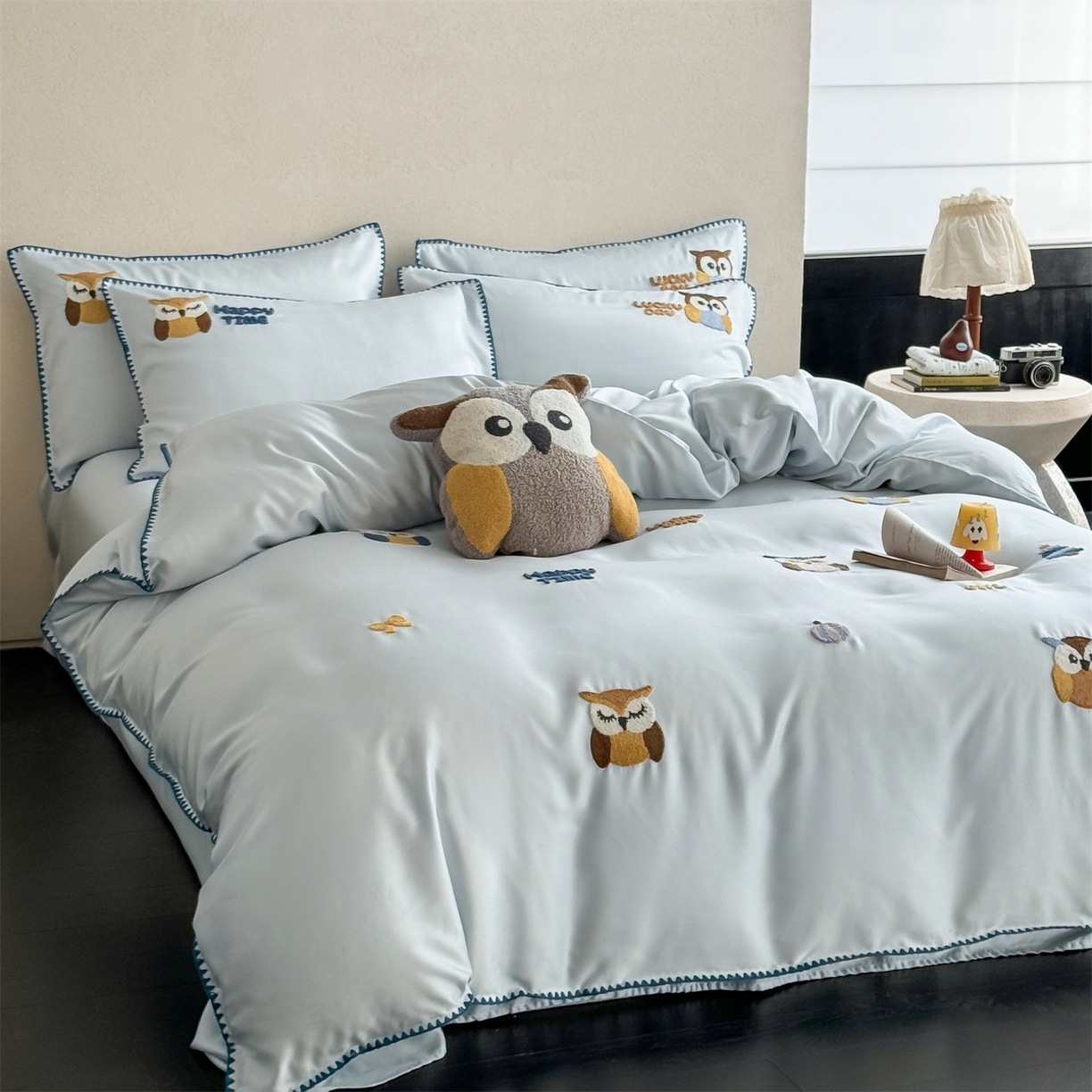 91家纺网 家纺一手货源 找家纺 （总）FORTWO家纺原创设计（FOR TWO家纺） 2026新款60天丝毛巾绣贝壳针四件套猫头鹰（券前）基础价不低于小号288元，中号358元，大号398元 床笠加10元