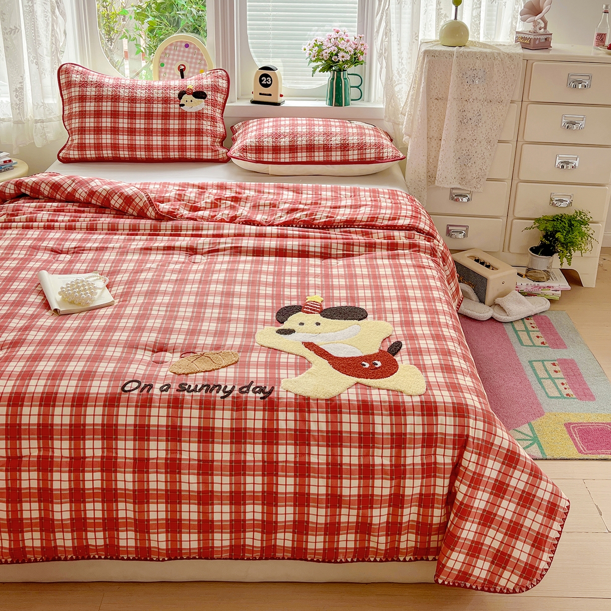 91家纺网 家纺一手货源 找家纺 鑫喜莱家纺 2026新款全棉纯棉夏被毛巾绣贝壳边大豆纤维全棉夏凉被空调被夹棉绗棉枕套 面包小狗