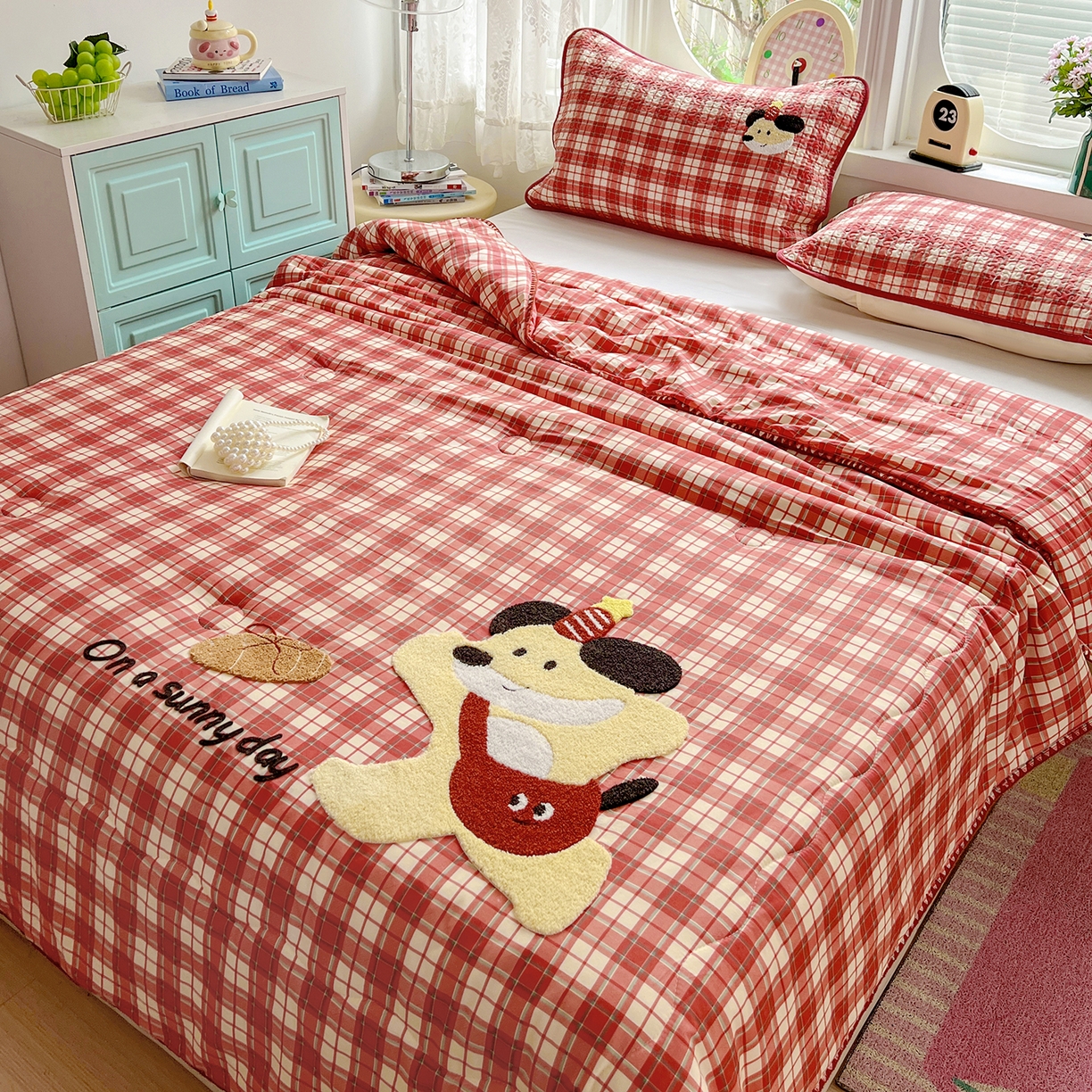 91家纺网 家纺一手货源 找家纺 鑫喜莱家纺 2026新款全棉纯棉夏被毛巾绣贝壳边大豆纤维全棉夏凉被空调被夹棉绗棉枕套 面包小狗