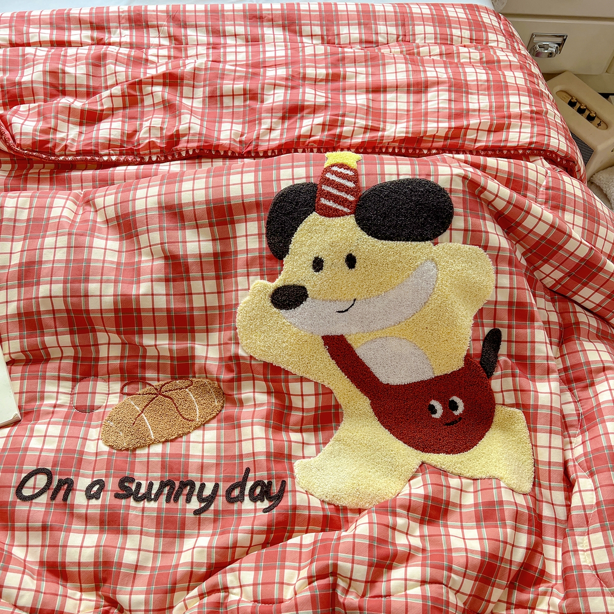 91家纺网 家纺一手货源 找家纺 鑫喜莱家纺 2026新款全棉纯棉夏被毛巾绣贝壳边大豆纤维全棉夏凉被空调被夹棉绗棉枕套 面包小狗