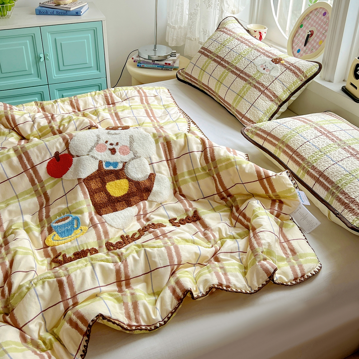 91家纺网 家纺一手货源 找家纺 鑫喜莱家纺 2026新款全棉纯棉夏被毛巾绣贝壳边大豆纤维全棉夏凉被空调被夹棉绗棉枕套 苹果小狗