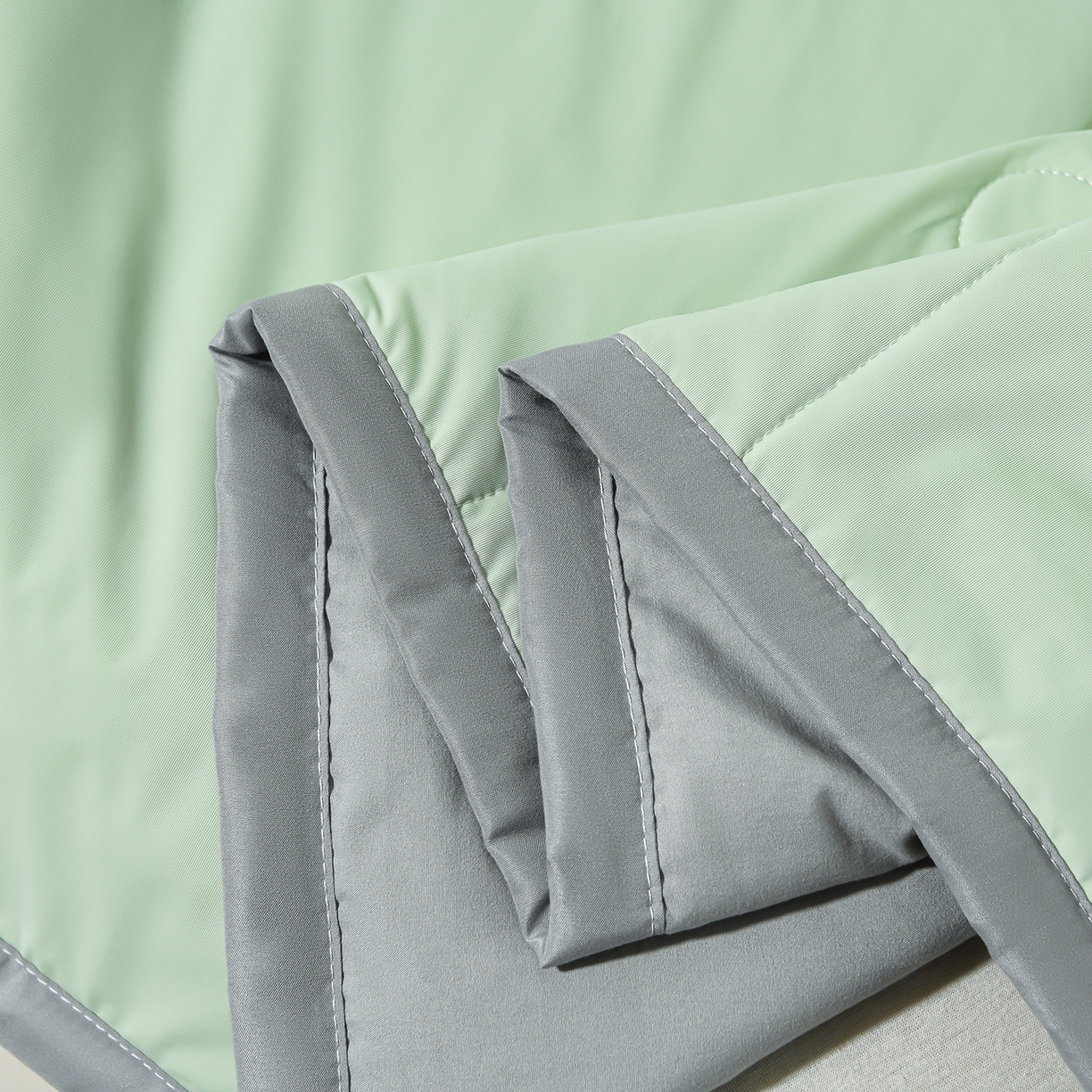 91家纺网 家纺一手货源 找家纺 羽涵家纺 2026新款双感凉感丝夏被夏凉被空调被 抹茶灰