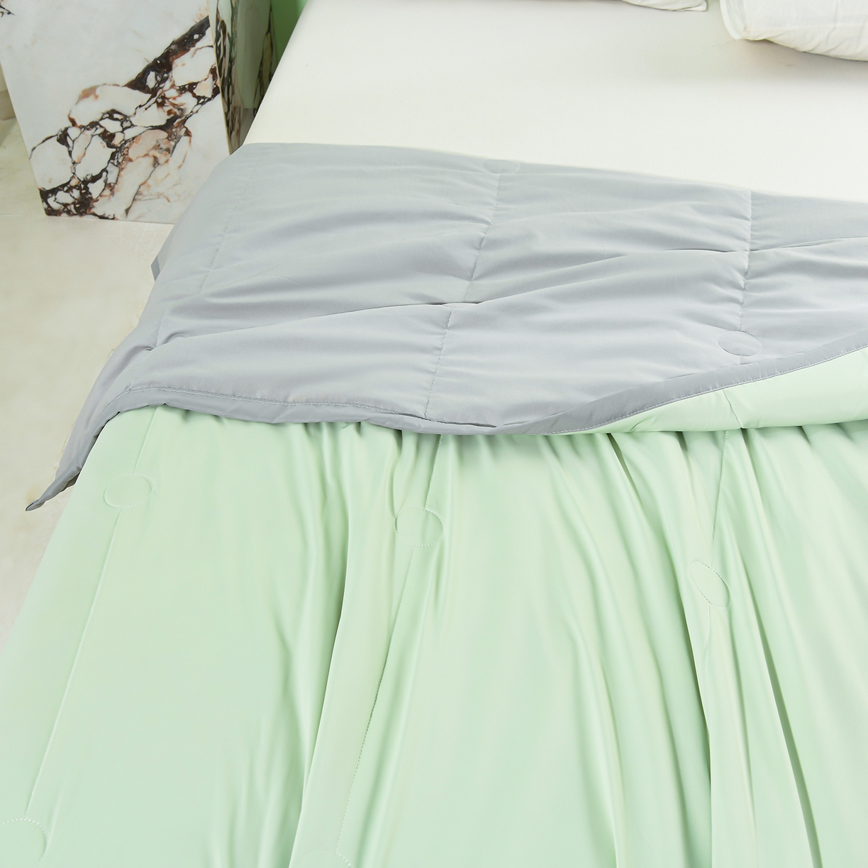 91家纺网 家纺一手货源 找家纺 羽涵家纺 2026新款双感凉感丝夏被夏凉被空调被 抹茶灰