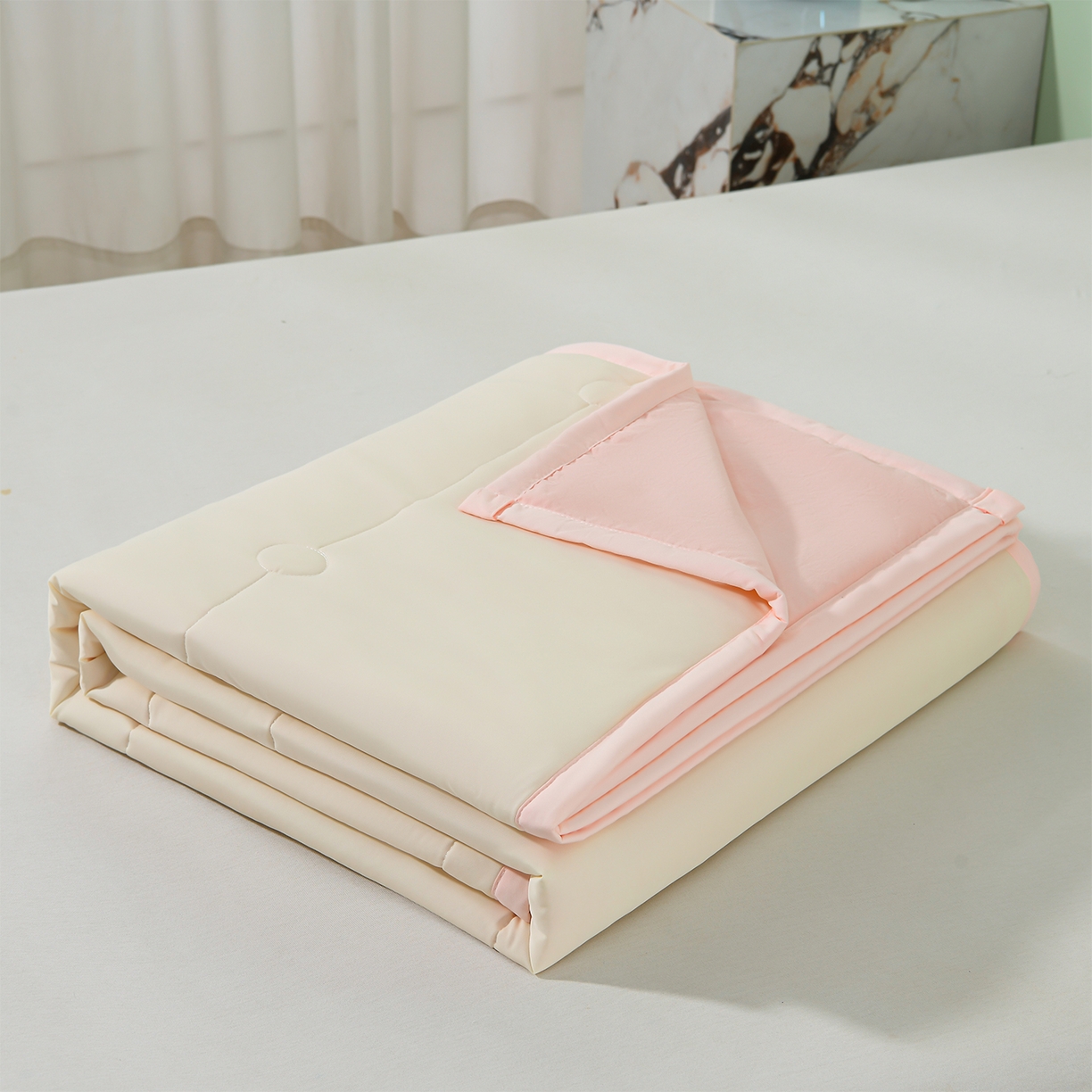 91家纺网 家纺一手货源 找家纺 羽涵家纺 2026新款双感凉感丝夏被夏凉被空调被 奶杏粉