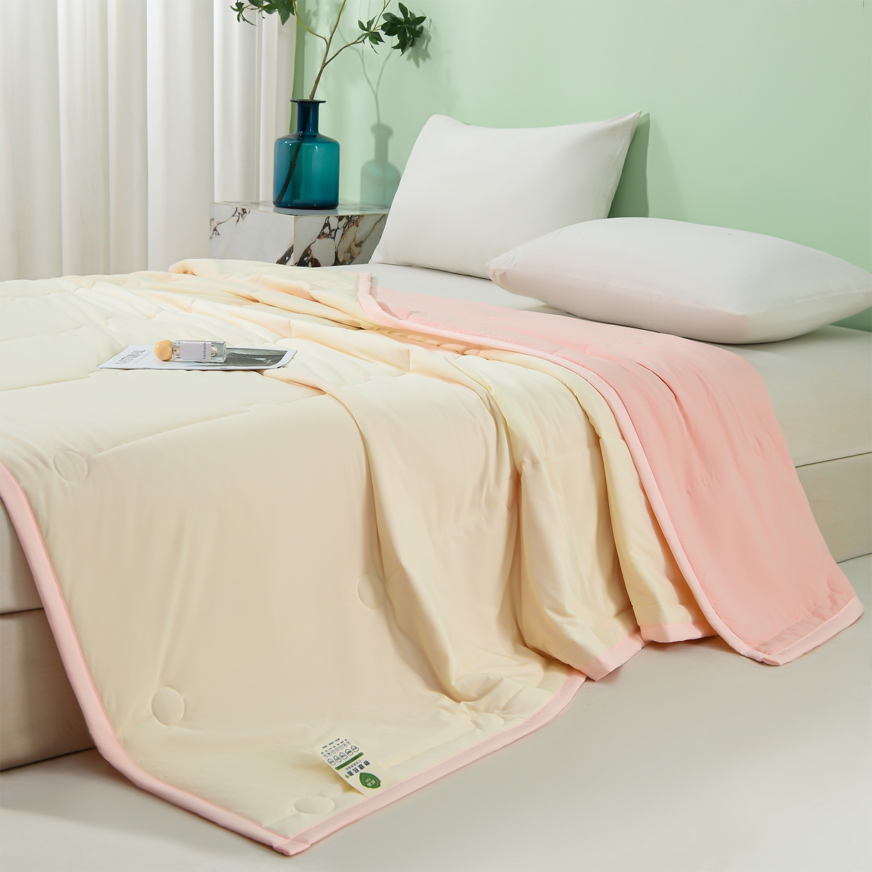 91家纺网 家纺一手货源 找家纺 羽涵家纺 2026新款双感凉感丝夏被夏凉被空调被 奶杏粉