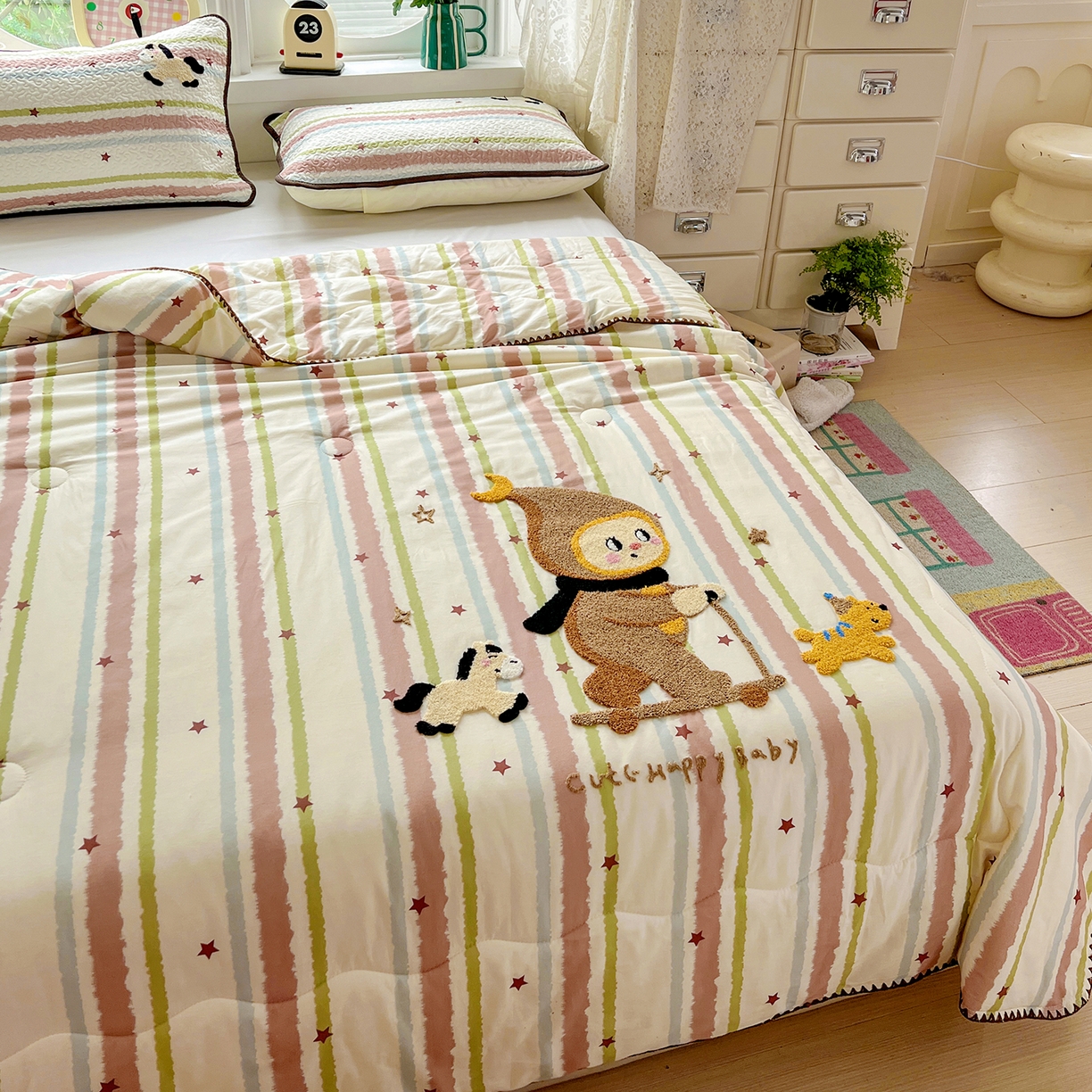 91家纺网 家纺一手货源 找家纺 鑫喜莱家纺 2026新款全棉纯棉夏被毛巾绣贝壳边大豆纤维全棉夏凉被空调被夹棉绗棉枕套 星星人