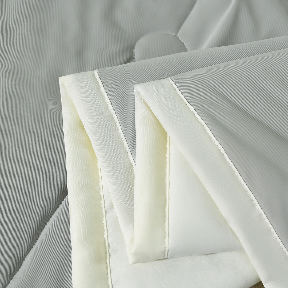 91家纺网 家纺一手货源 找家纺 羽涵家纺 2026新款双感凉感丝夏被夏凉被空调被 椰云灰