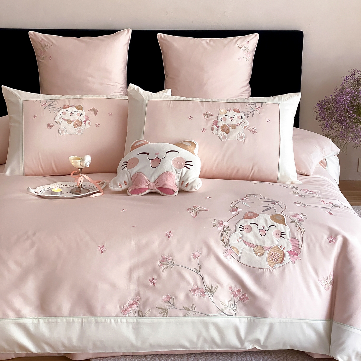 91家纺网 家纺一手货源 找家纺 莎臣豹 2026新款5050新疆长绒棉精美中式贴布绣四件套-招财福禄-控价（卖价不得低于此价）标准360加大380 招财福禄-粉